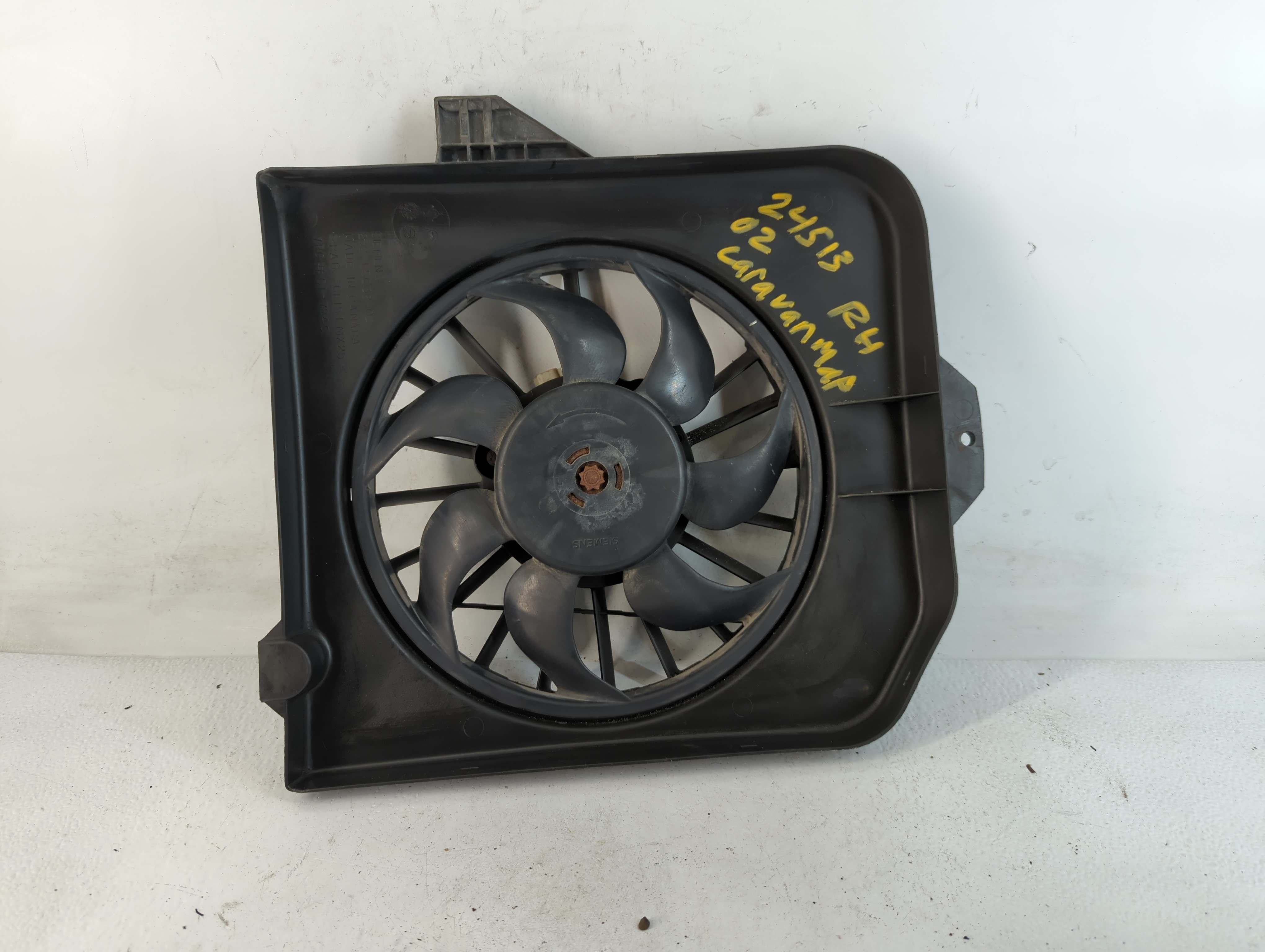 2001-2005 Dodge Caravan Left Radiator Fan Motor Assembly 779562 - Oemusedautoparts1.com