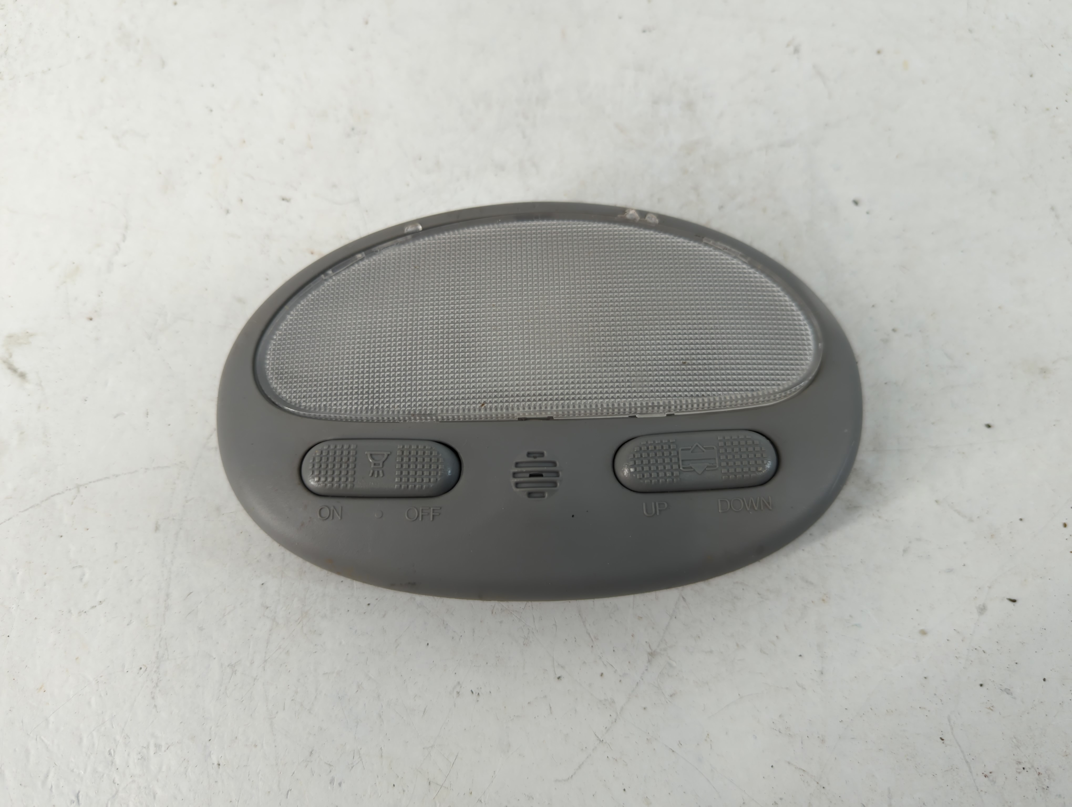 2004 Chevrolet Aveo Overhead Roof Console 779567 - Oemusedautoparts1.com