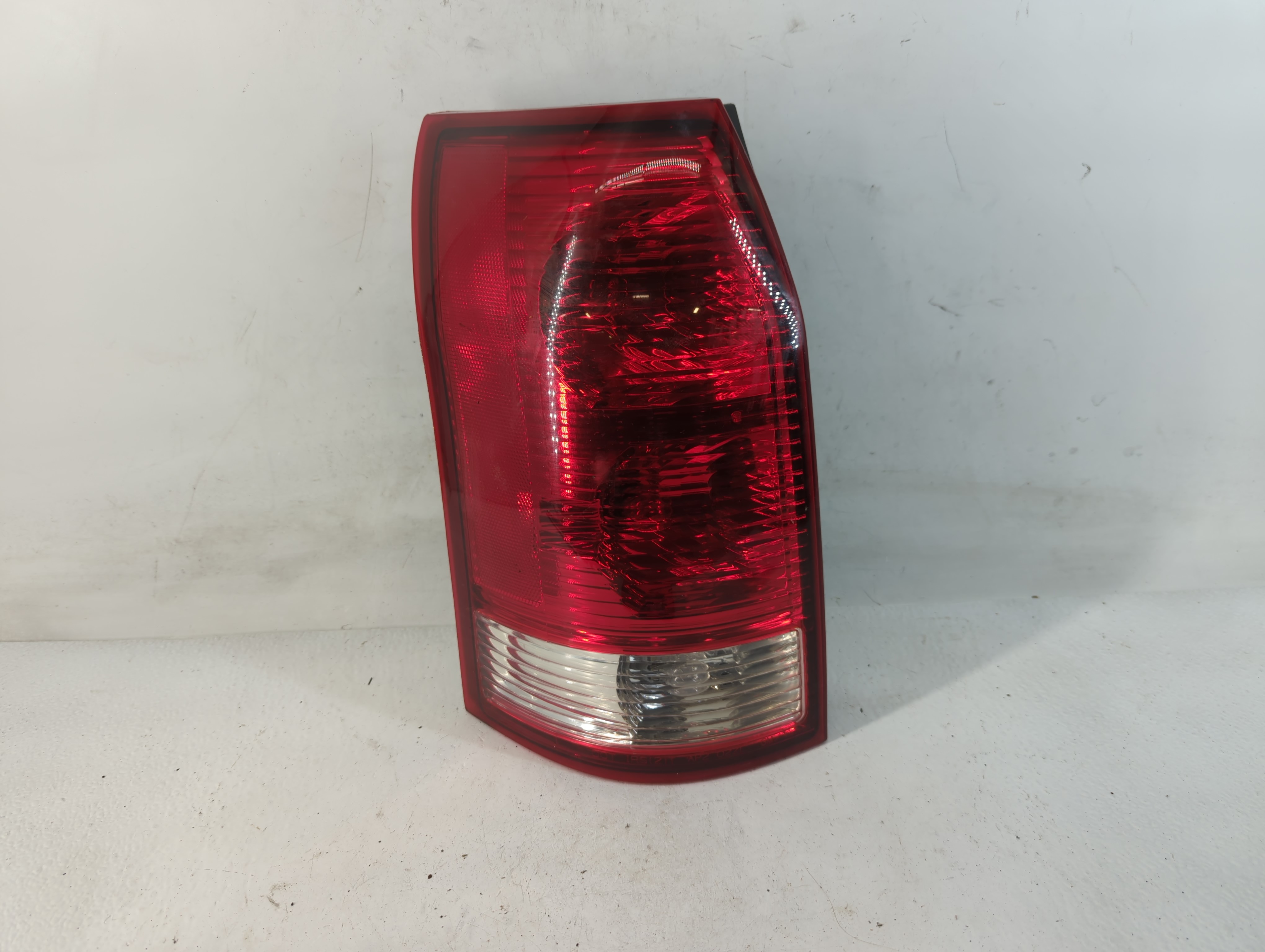 2004-2007 Saturn Vue Driver Left Side Tail Light Taillight Oem 779601 - Oemusedautoparts1.com