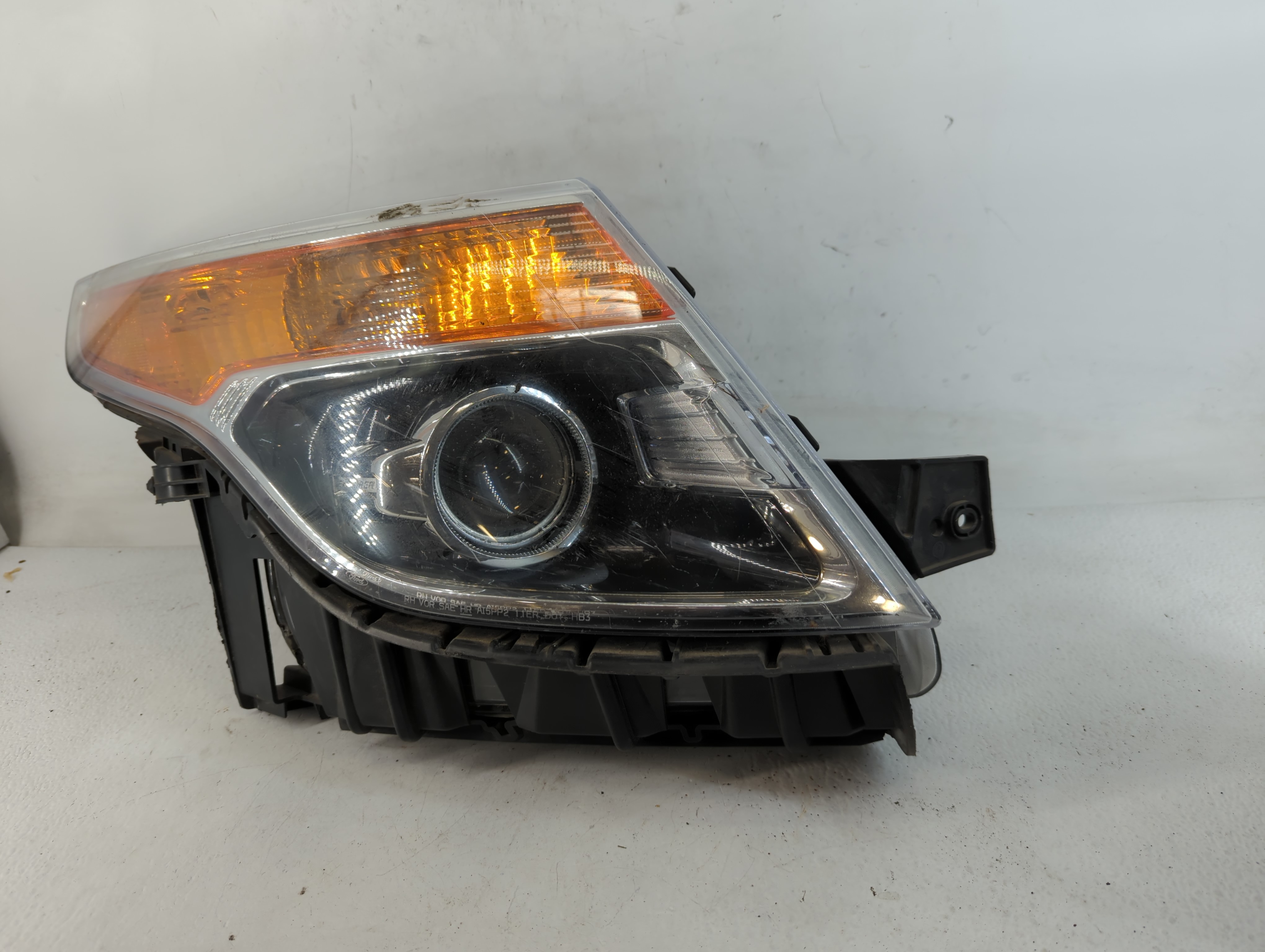 Picture of 2013-2015 Ford Explorer Passenger Right Oem Head Light Headlight Lamp 779636