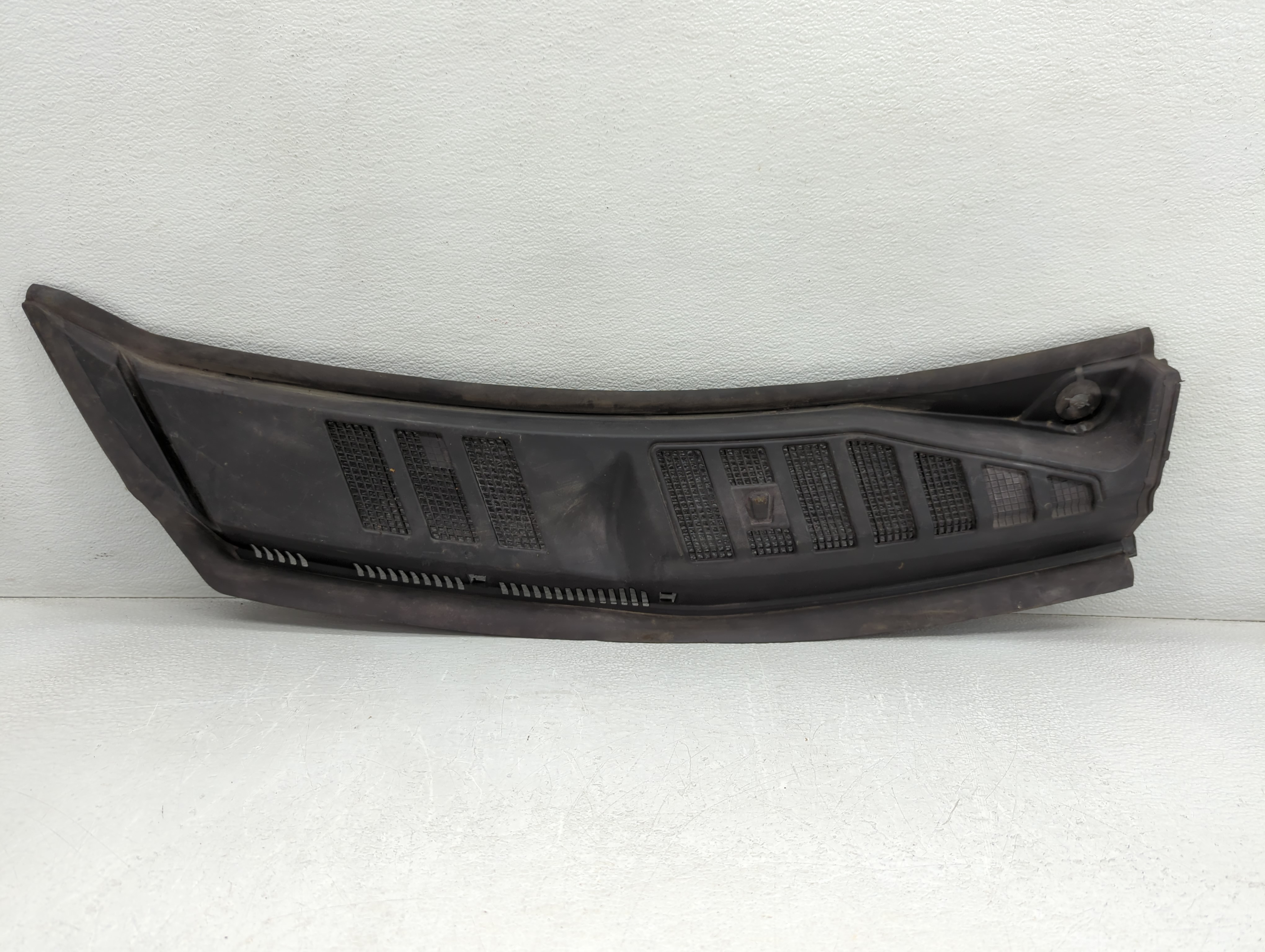 2016 Ford F-150 Front Right Windshield Top Cowl Vent Grille 779643 - Oemusedautoparts1.com