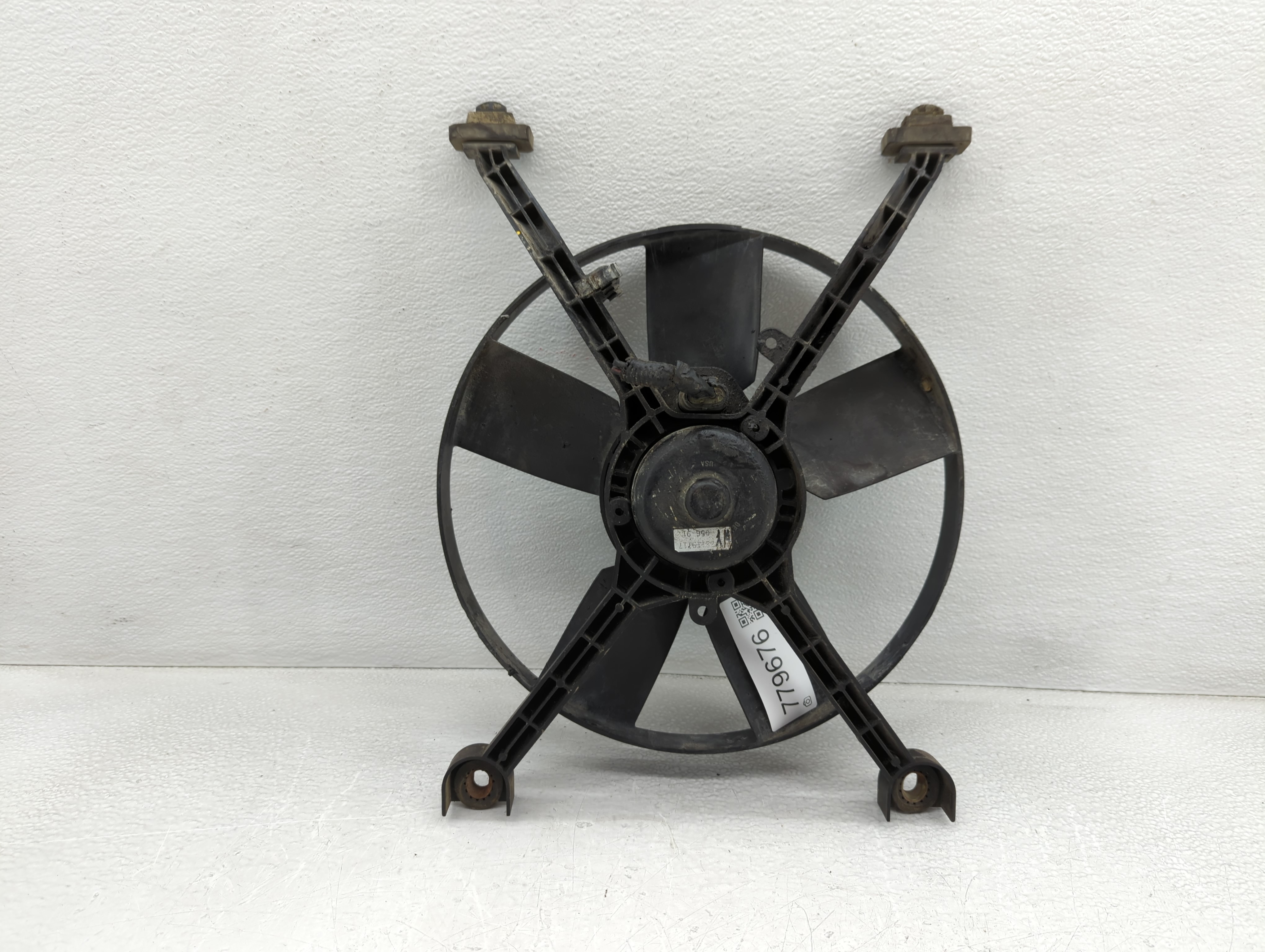 Picture of Buick Regal Electric Radiator Cooling Fan Motor Assembly 779676