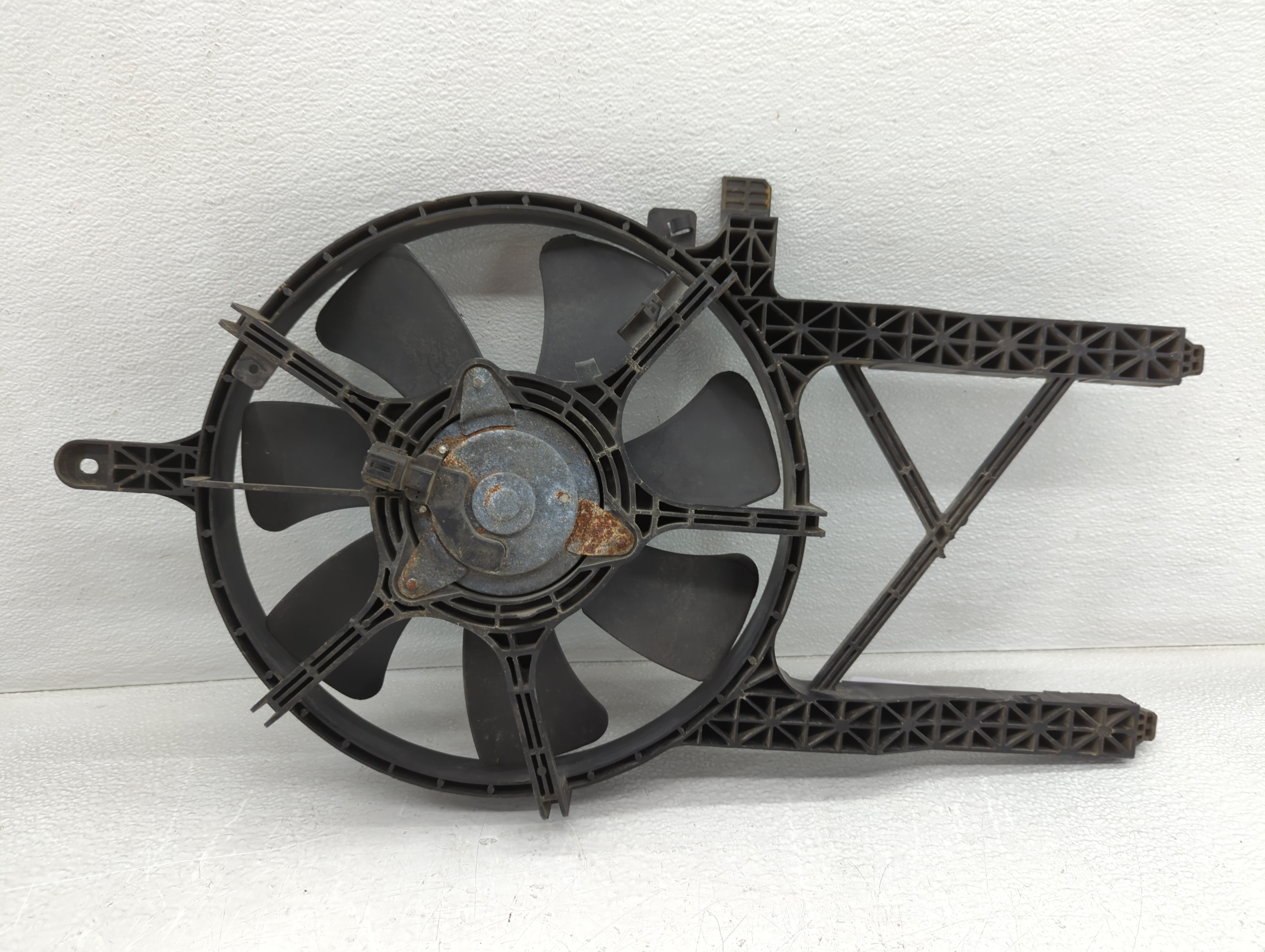 2007-2019 Nissan Frontier Left Radiator Fan Motor Assembly 779695 - Oemusedautoparts1.com