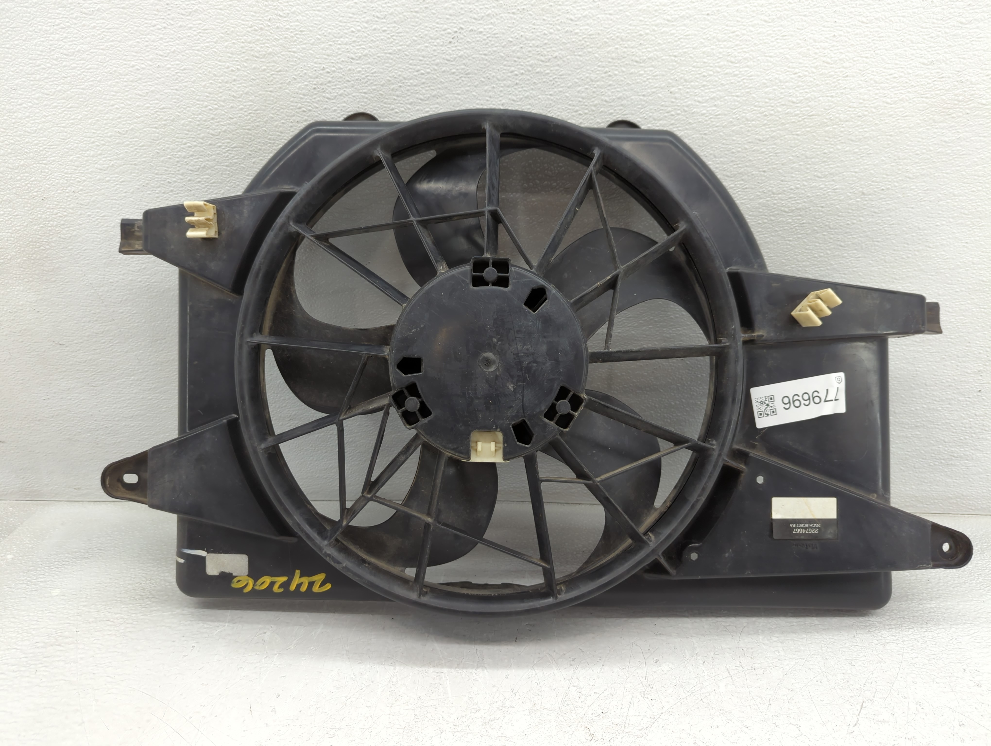 2002-2003 Saturn Vue Left Radiator Fan Motor Assembly 779696 - Oemusedautoparts1.com