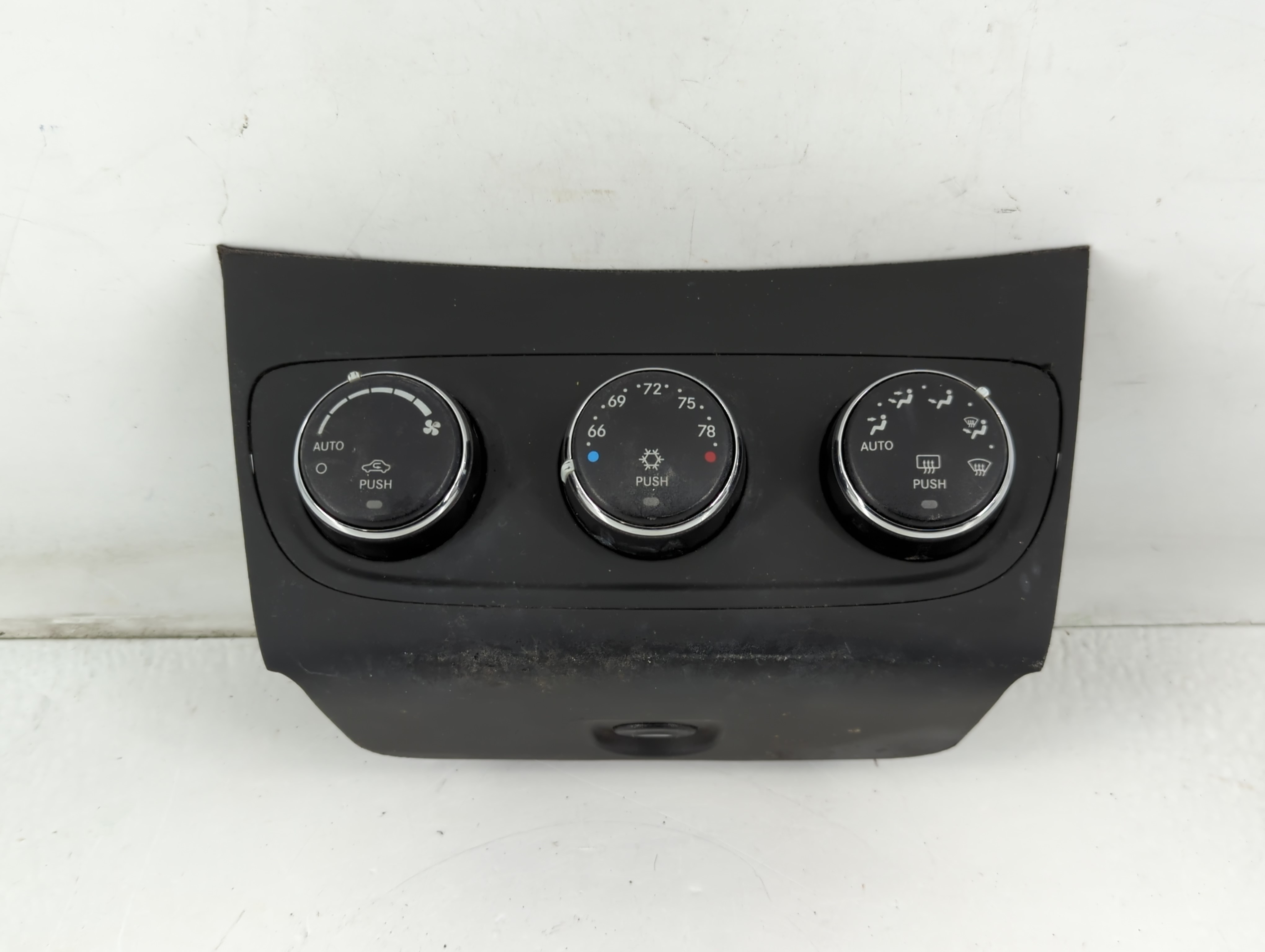 2010-2014 Dodge Avenger Ac Heater Climate Control P55111888ai 779722 - Oemusedautoparts1.com