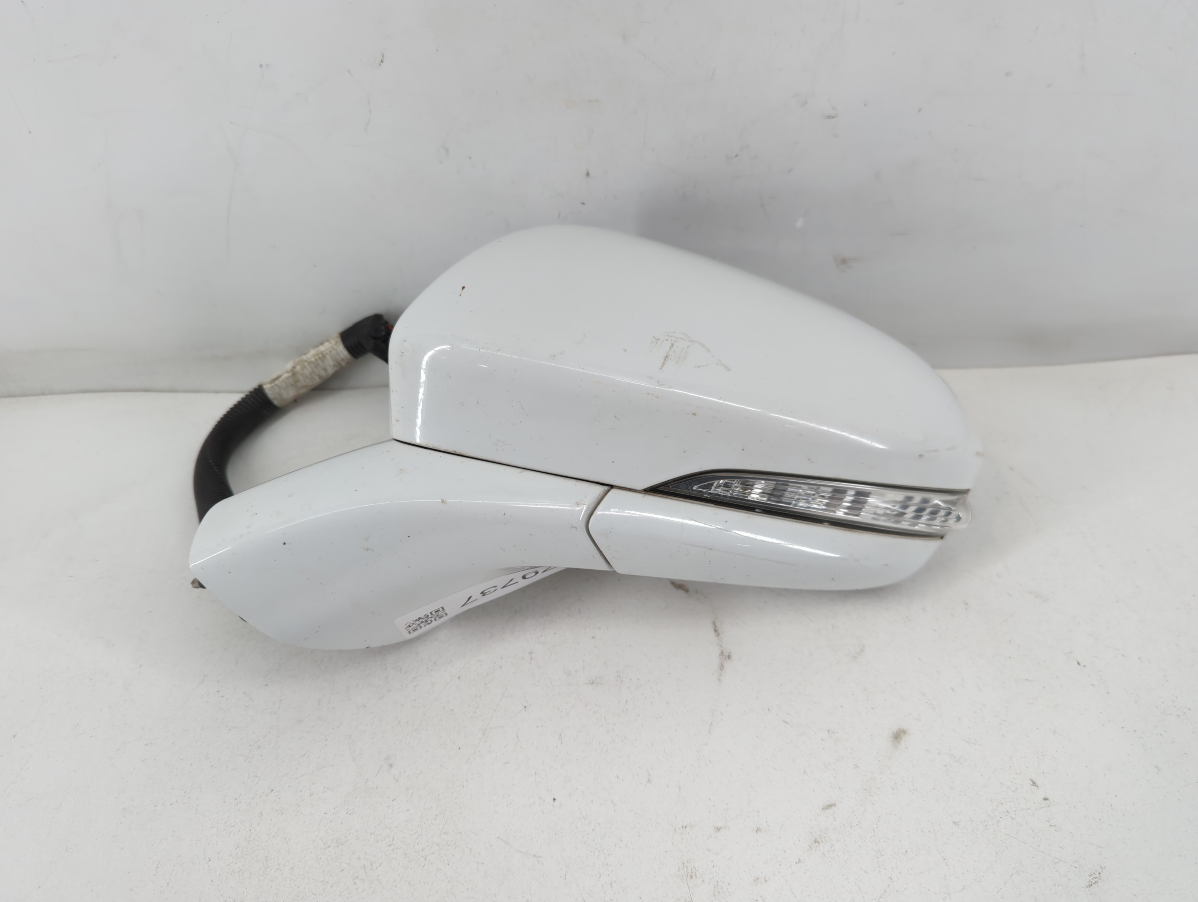 2015-2017 Ford Fusion Driver Left Side View Manual Door Mirror White 779737 - Oemusedautoparts1.com