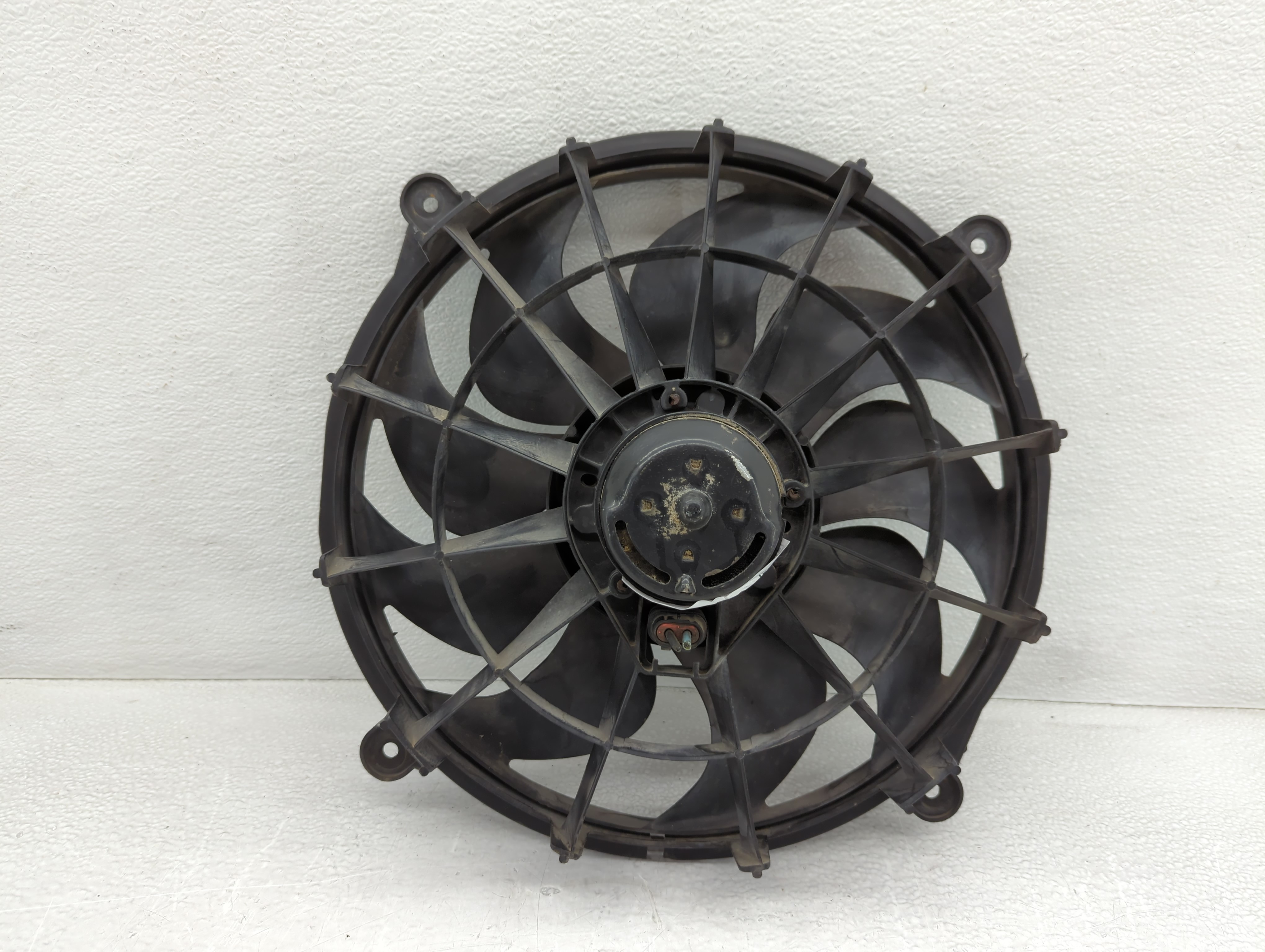1997-2005 Buick Park Avenue Left Radiator Fan Motor Assembly 779750 - Oemusedautoparts1.com