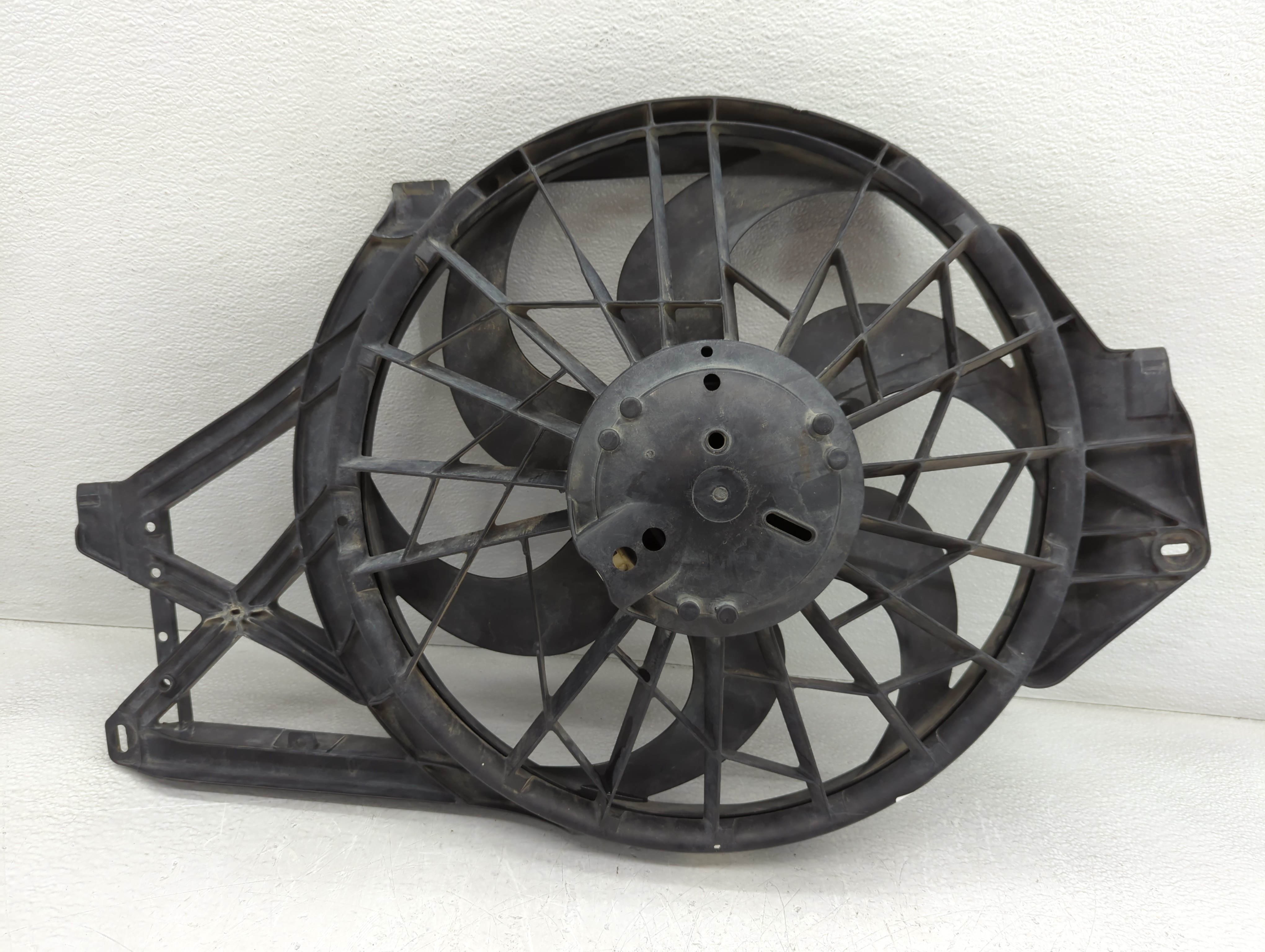 1998-1998 Ford Mustang Left Radiator Fan Motor Assembly 779751 - Oemusedautoparts1.com