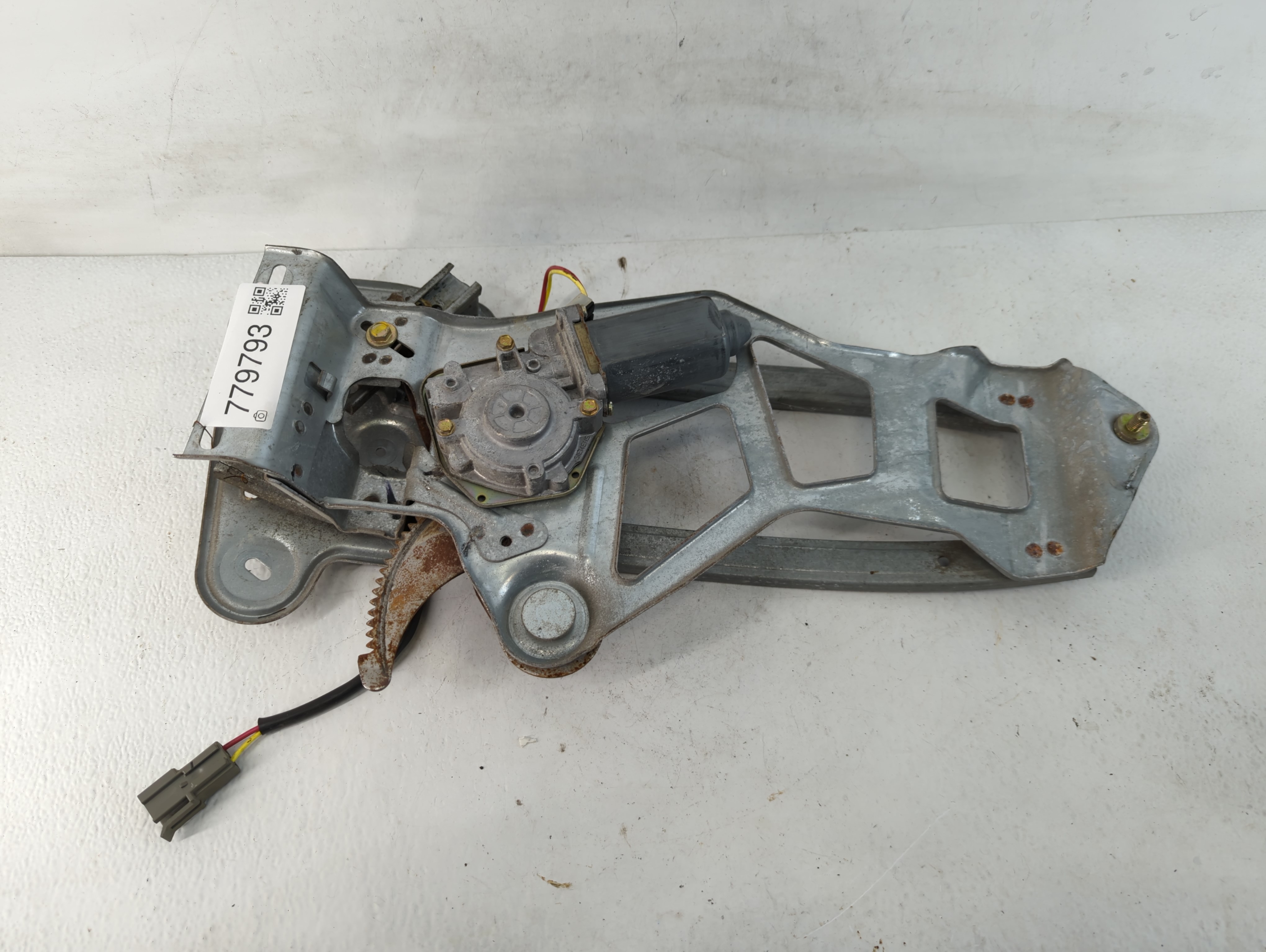 Picture of 2001 Ford Mustang Driver Quarter Glass Regulator Oem 779793