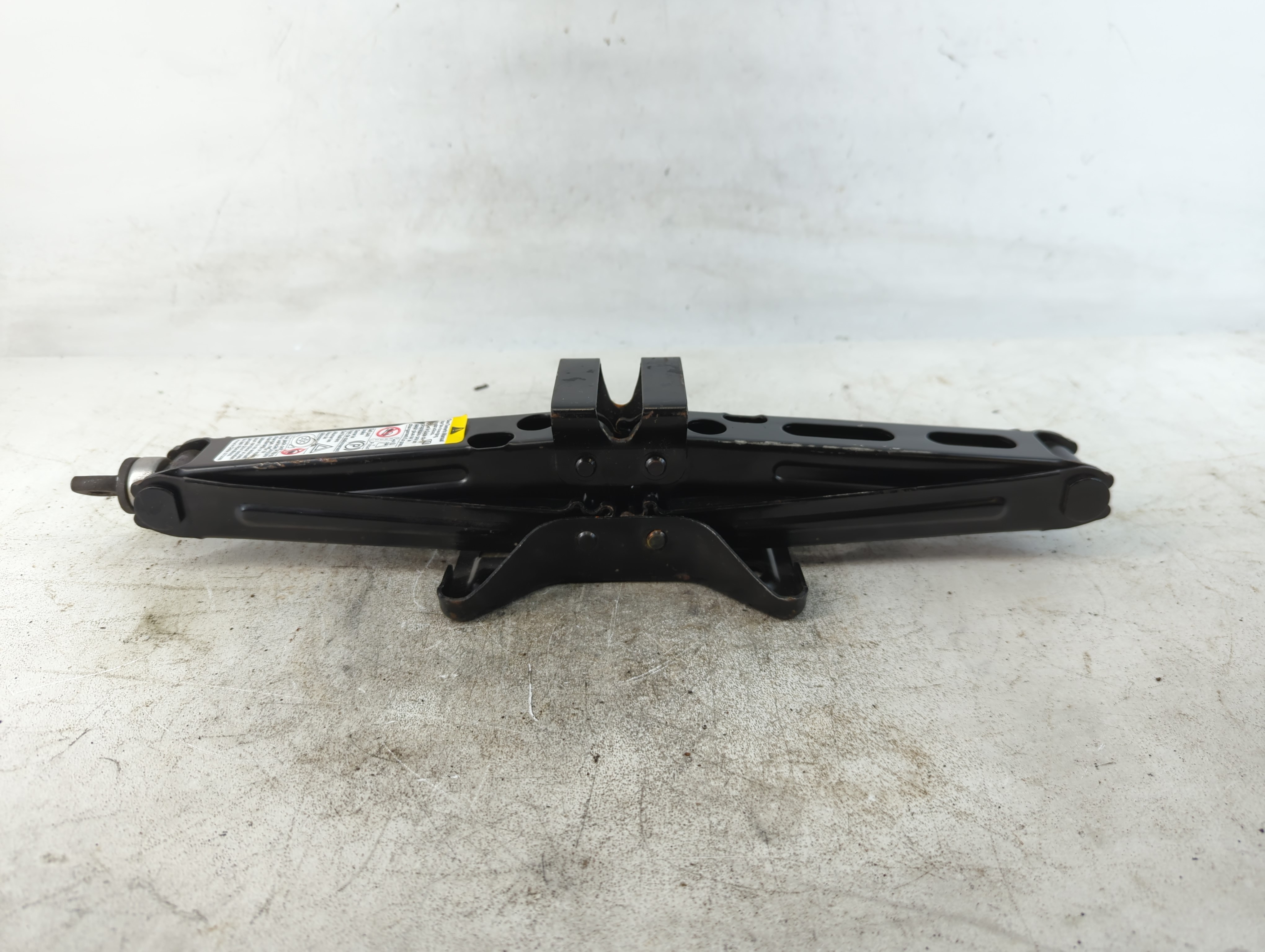 2014 Chevrolet Equinox Spare Scissor Car Jack 779831 - Oemusedautoparts1.com