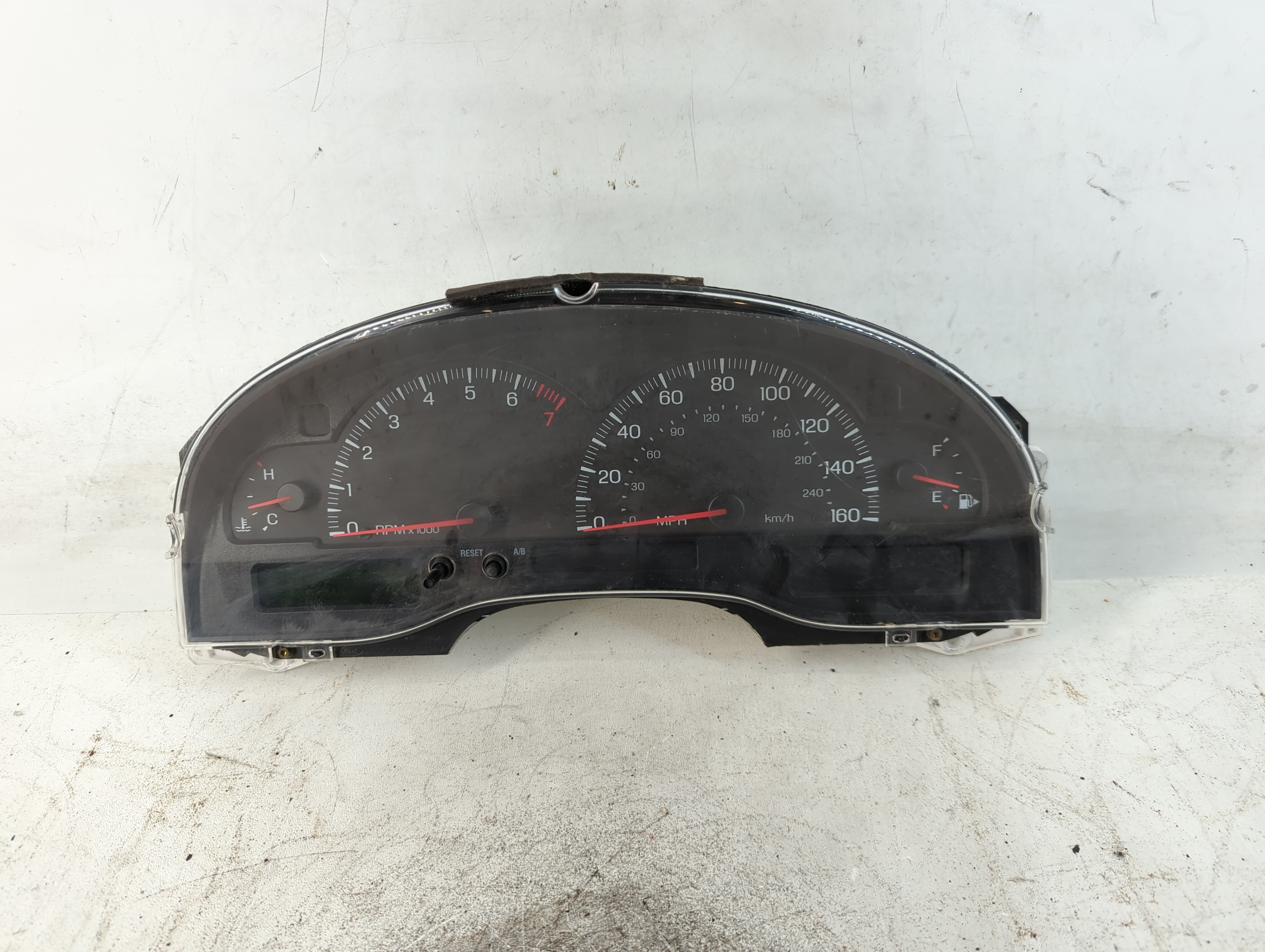 2000 Lincoln Town Car Speedometer Instrument Cluster Gauges Xw4f-10849-bl 779920 - Oemusedautoparts1.com