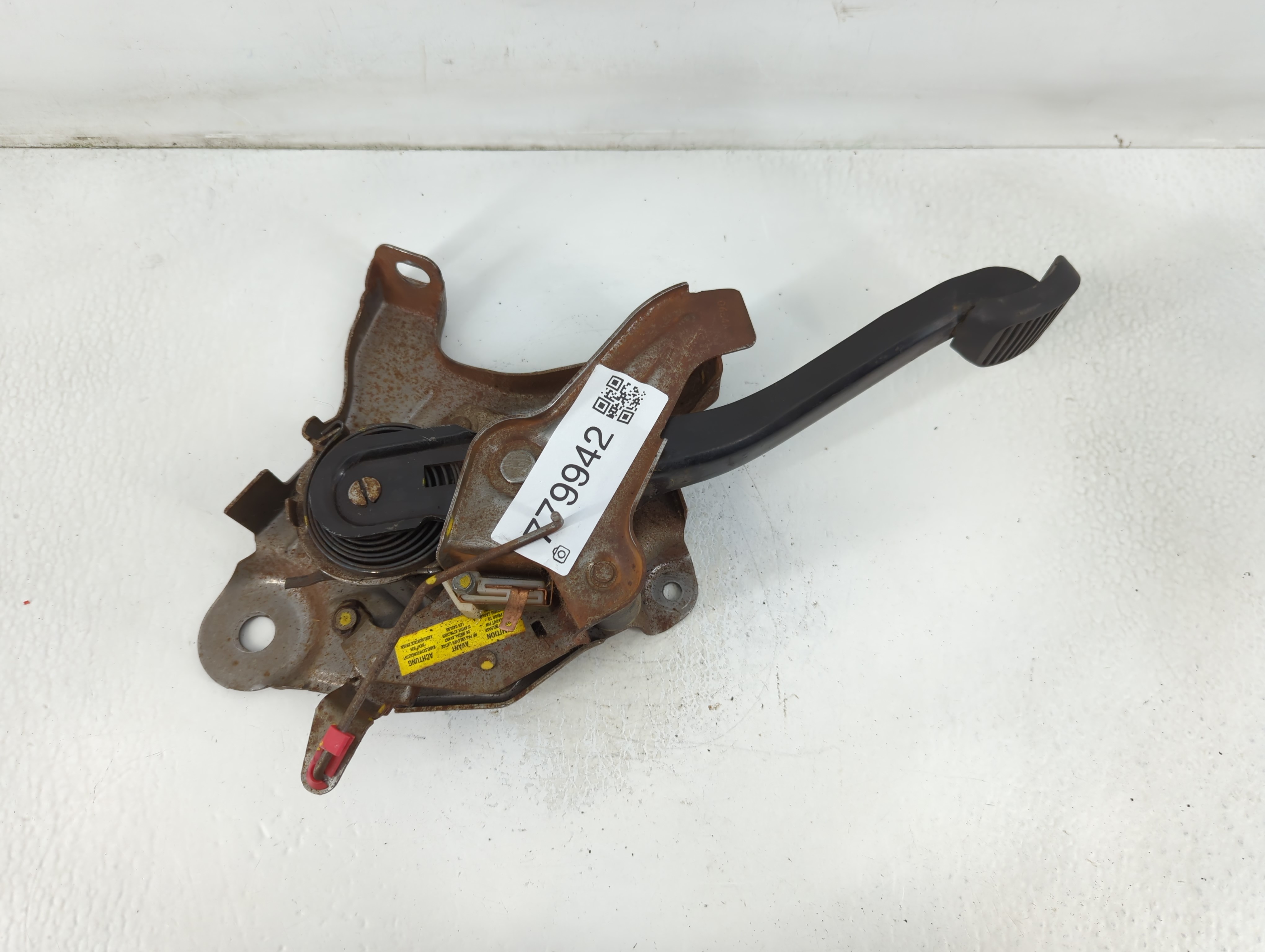 Driver Front Brake - Oem 779942 - Oemusedautoparts1.com