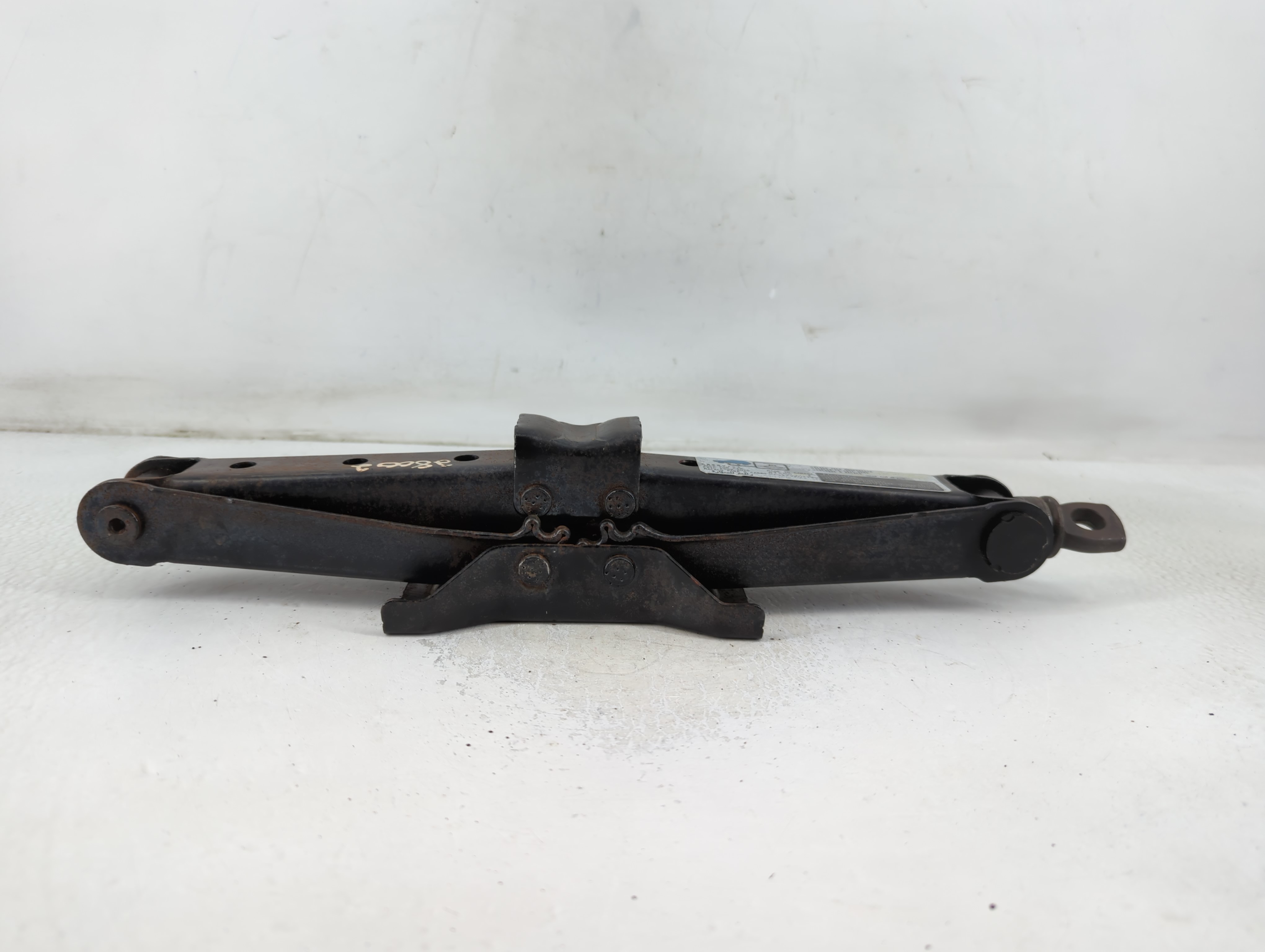 2005 Honda Odyssey Spare Scissor Car Jack 779981 - Oemusedautoparts1.com