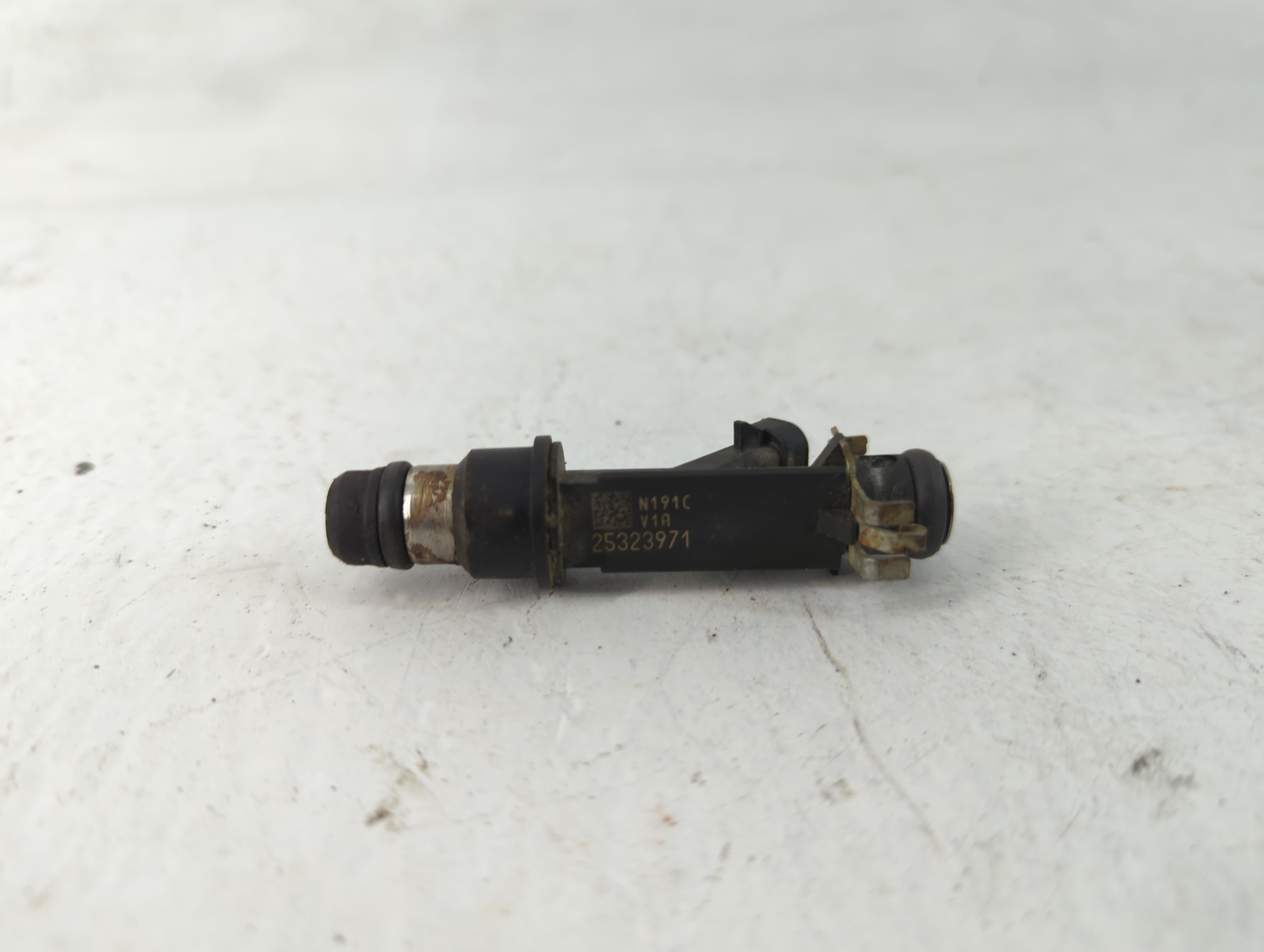 Picture of 2002 Chevrolet Impala FUEL INJECTOR 779986