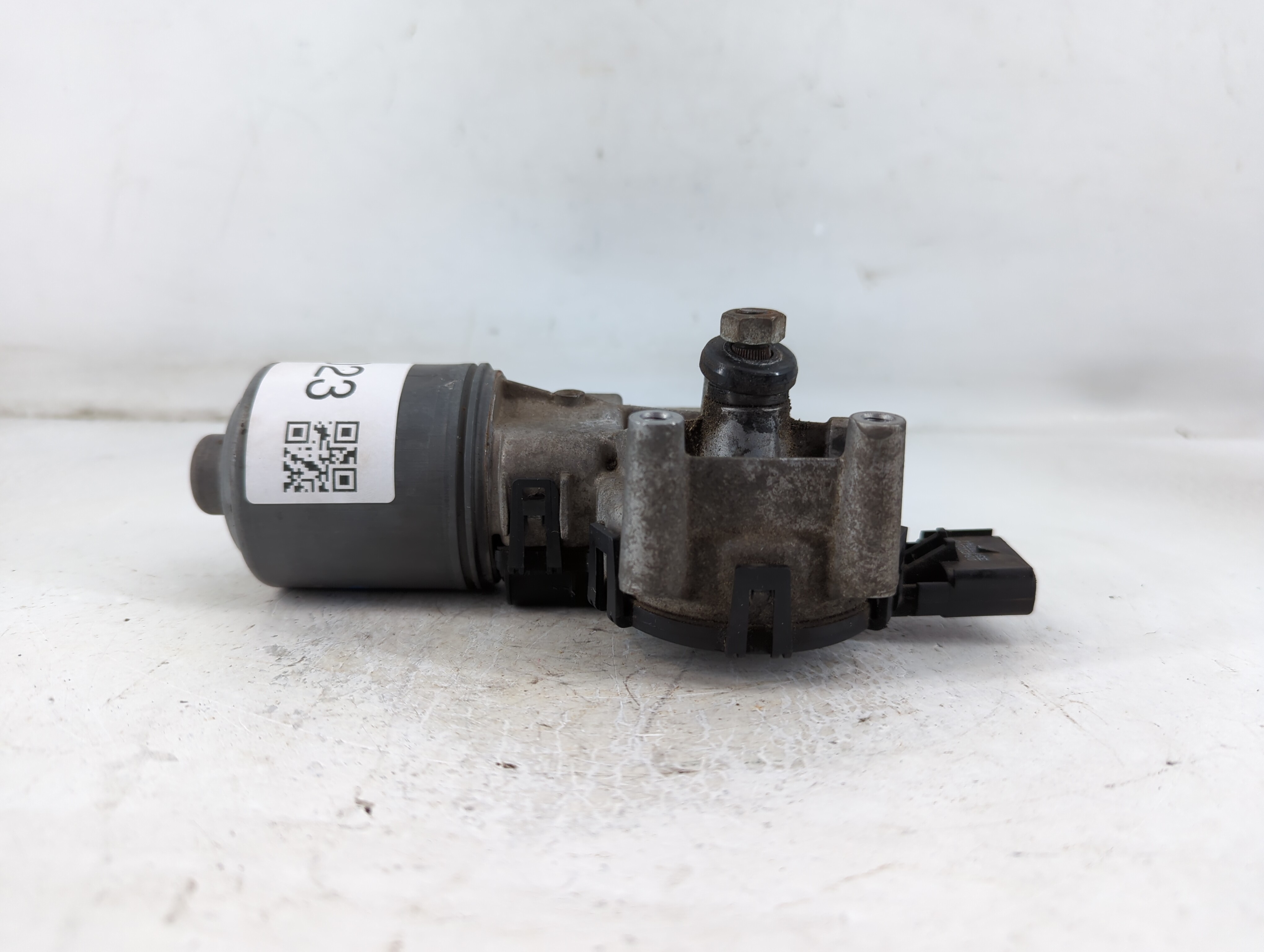 2004-2006 Chrysler Sebring Front Windshield Wiper Motor 780023 - Oemusedautoparts1.com