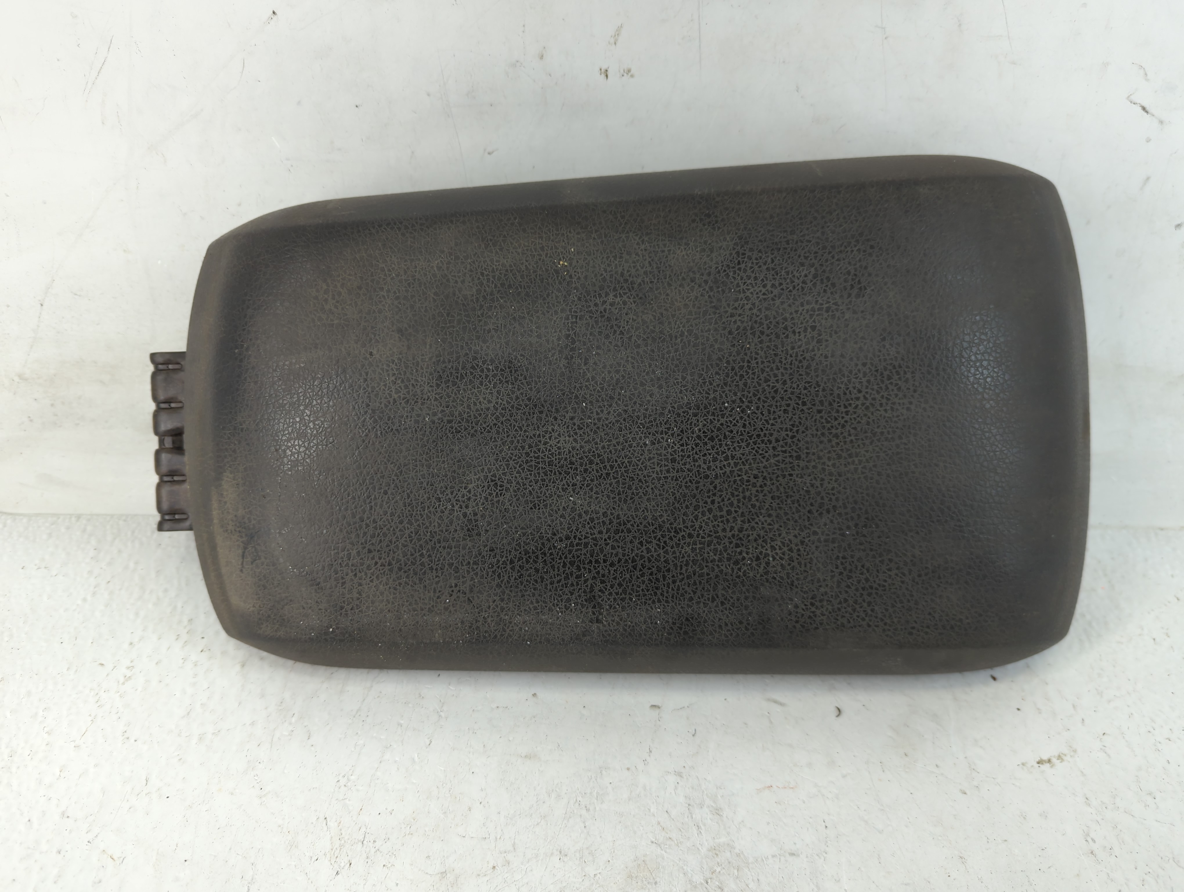 2020 Buick Enclave Center Console Armrest Cover Lid Black 780036 - Oemusedautoparts1.com