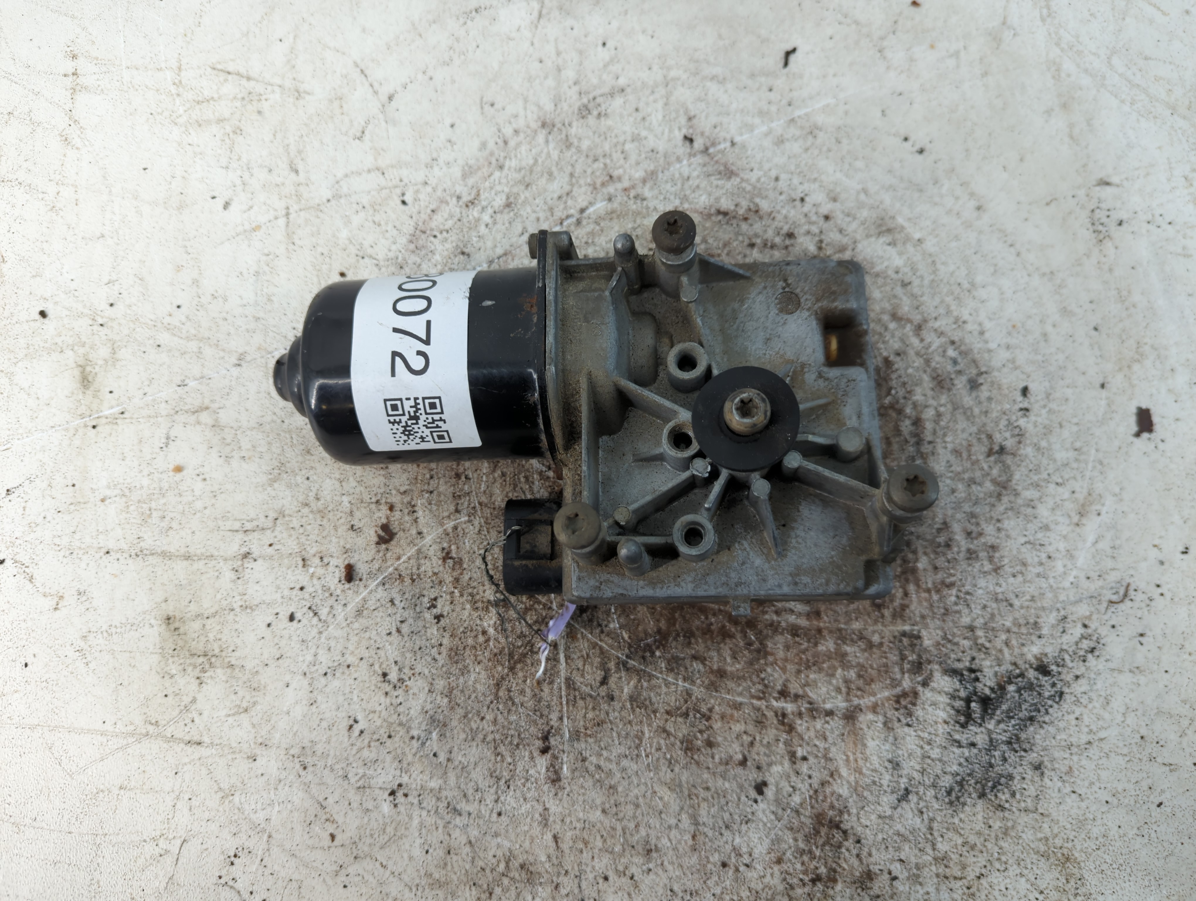 2000-2005 Chevrolet Impala Front Windshield Wiper Motor 780072 - Oemusedautoparts1.com