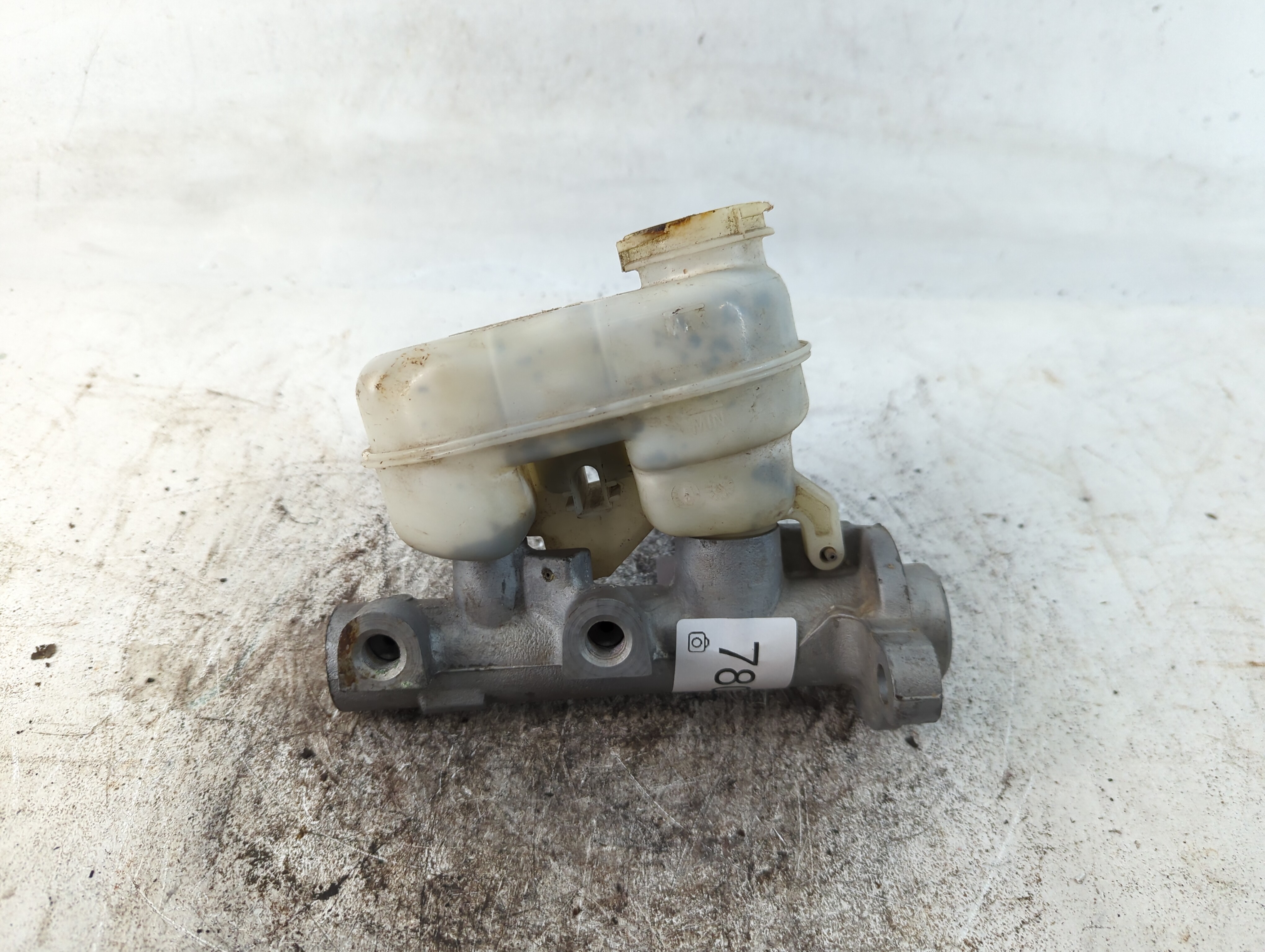 2000-2005 Pontiac Grand Am Brake Master Cylinder 780112 - Oemusedautoparts1.com