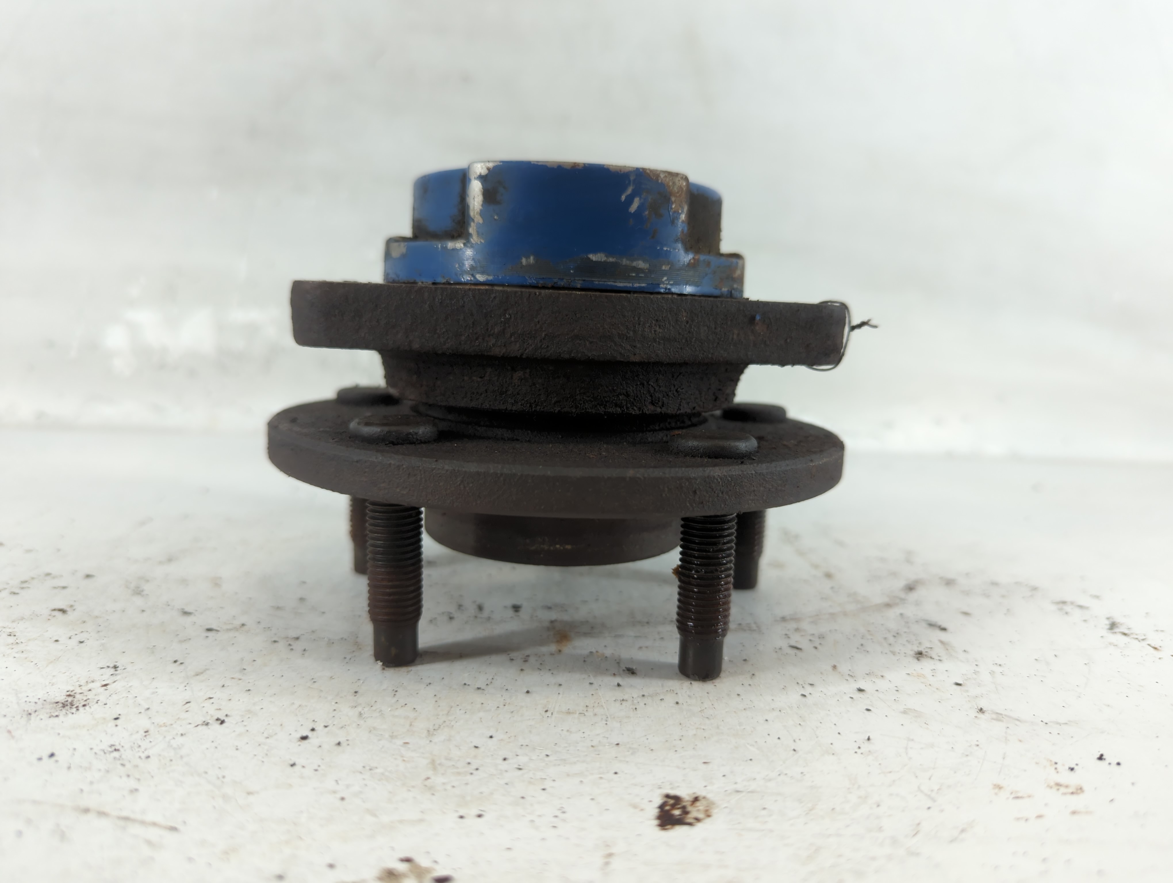 2003-2008 Pontiac Grand Prix Driver Front Wheel Hub Oem 780172 - Oemusedautoparts1.com