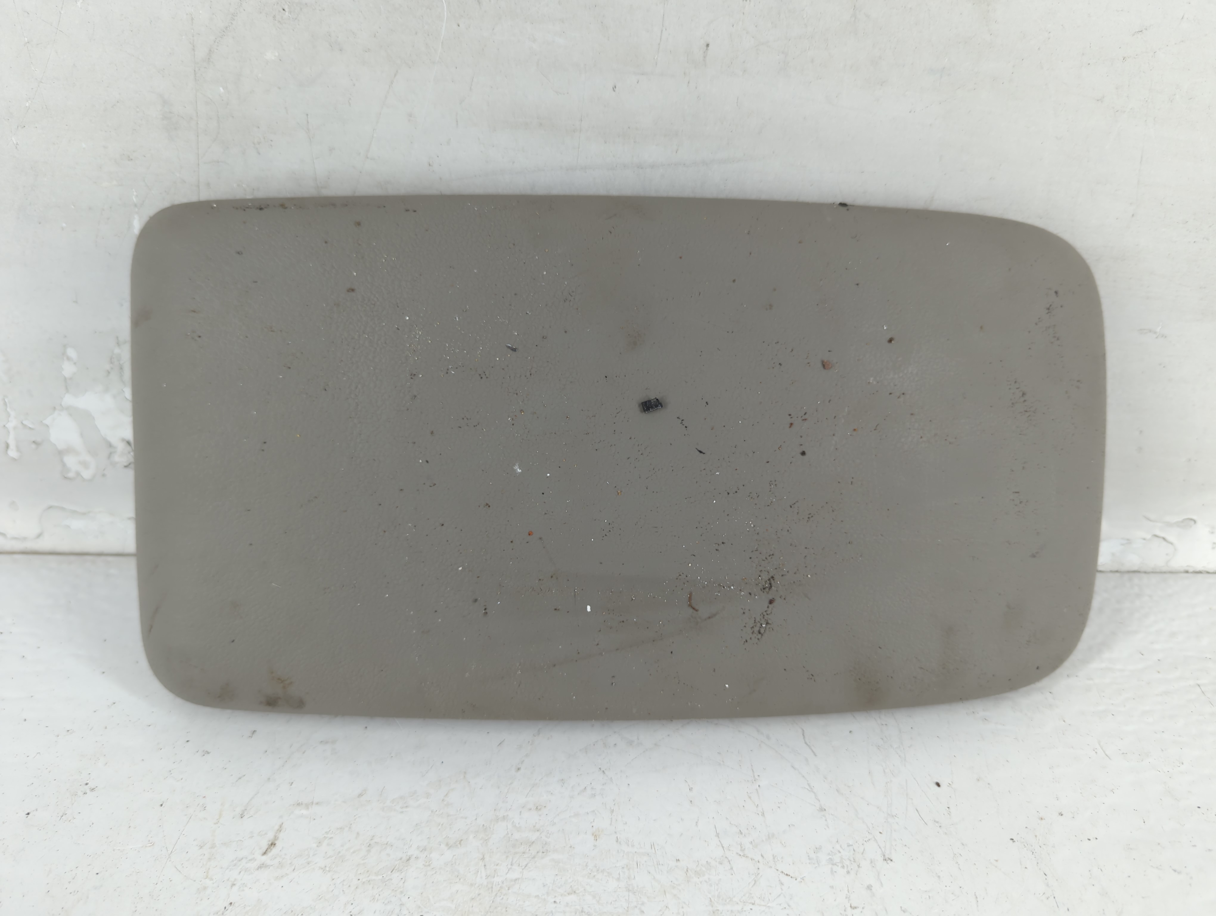 2005 Chevrolet Cobalt Center Console Armrest Cover Lid Grey 780208 - Oemusedautoparts1.com