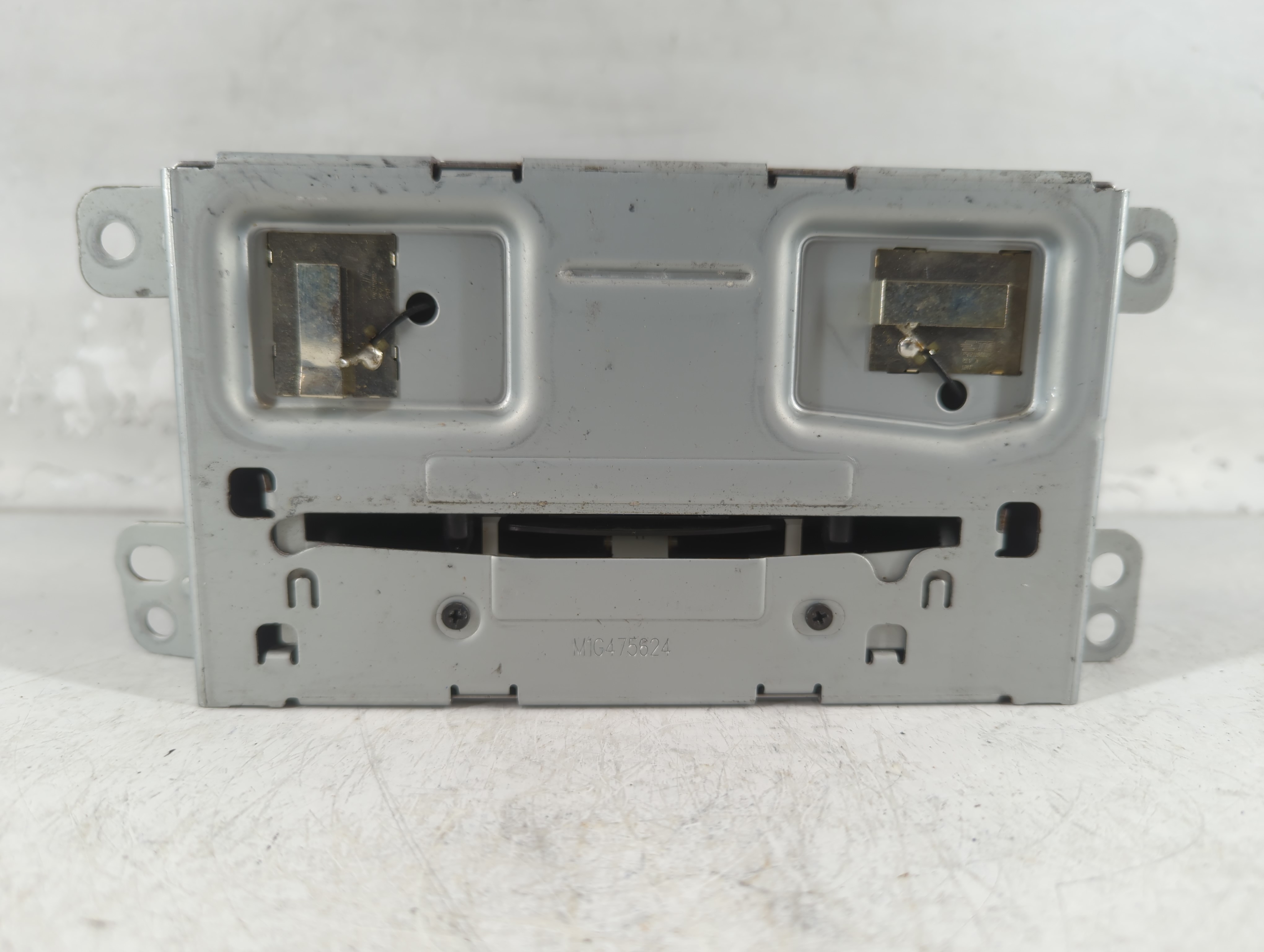 2013-2013 Chevrolet Malibu Am Fm Cd Player Radio Receiver 780355 - Oemusedautoparts1.com