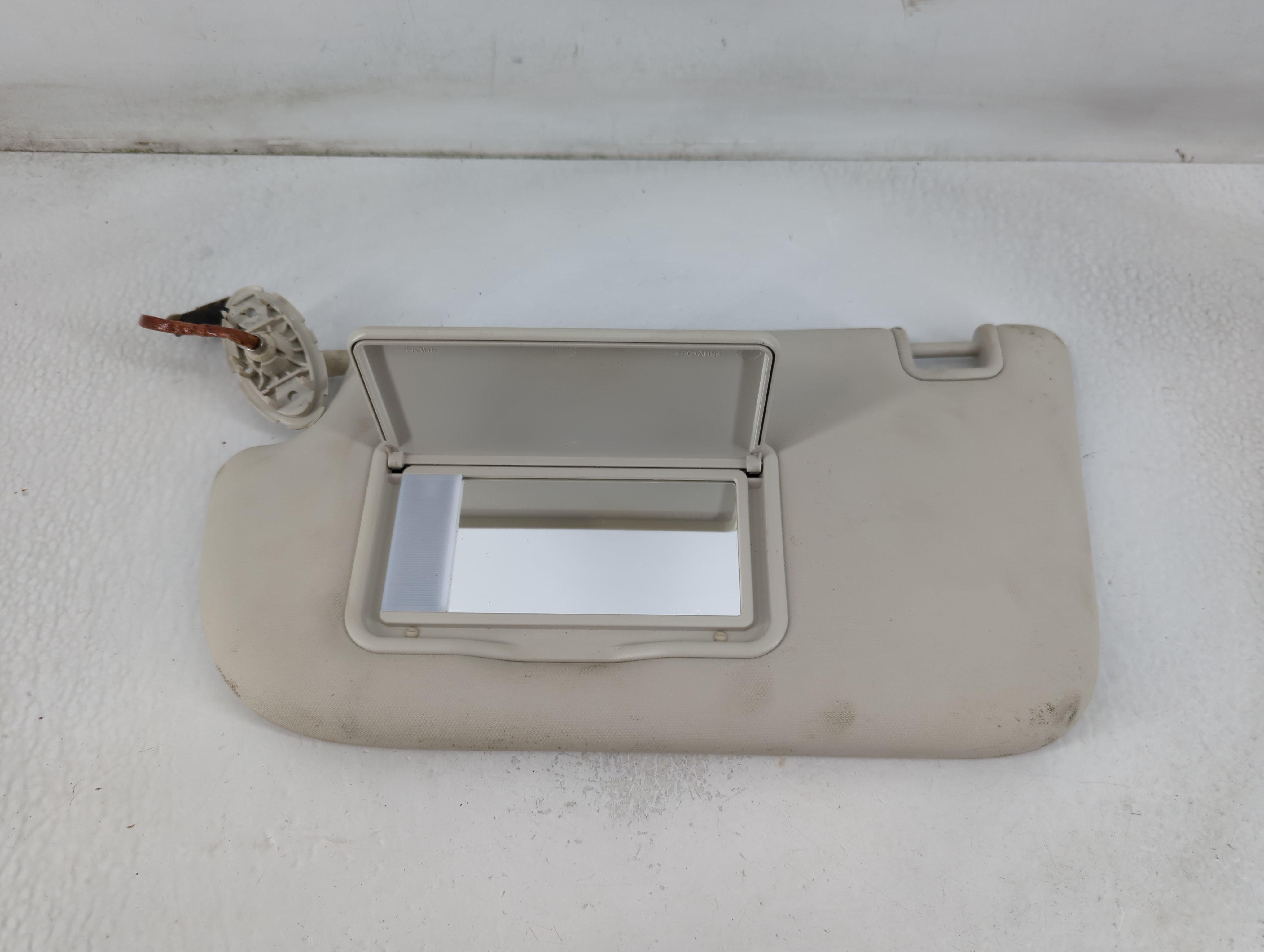 2013-2019 Ford Escape Driver Sun Visor Mirror Left Sunvisor Pale Grey 780673 - Oemusedautoparts1.com