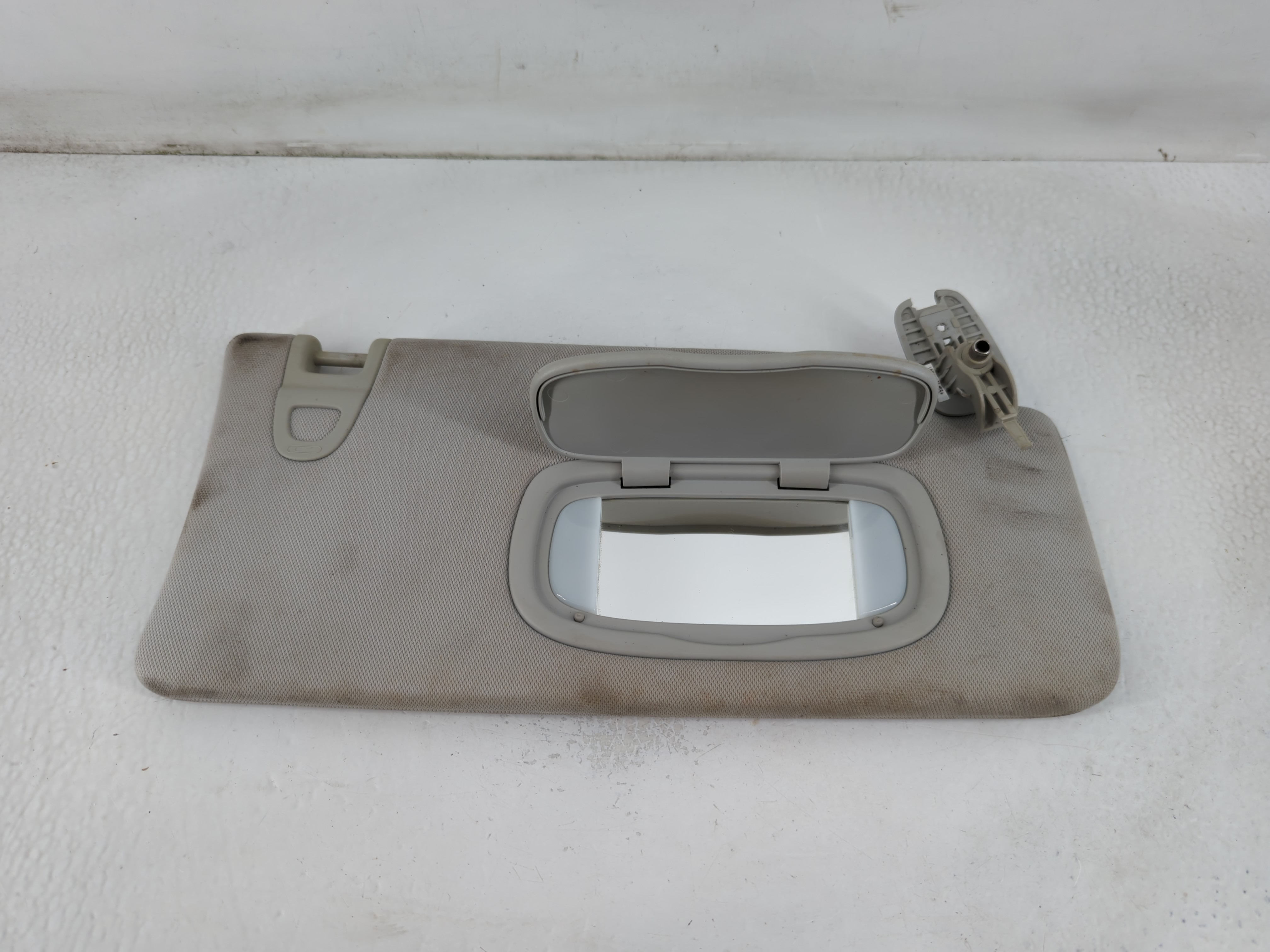 2018 Jeep Compass Passenger Sun Visor Mirror Right Sunvisor Grey 780674 - Oemusedautoparts1.com