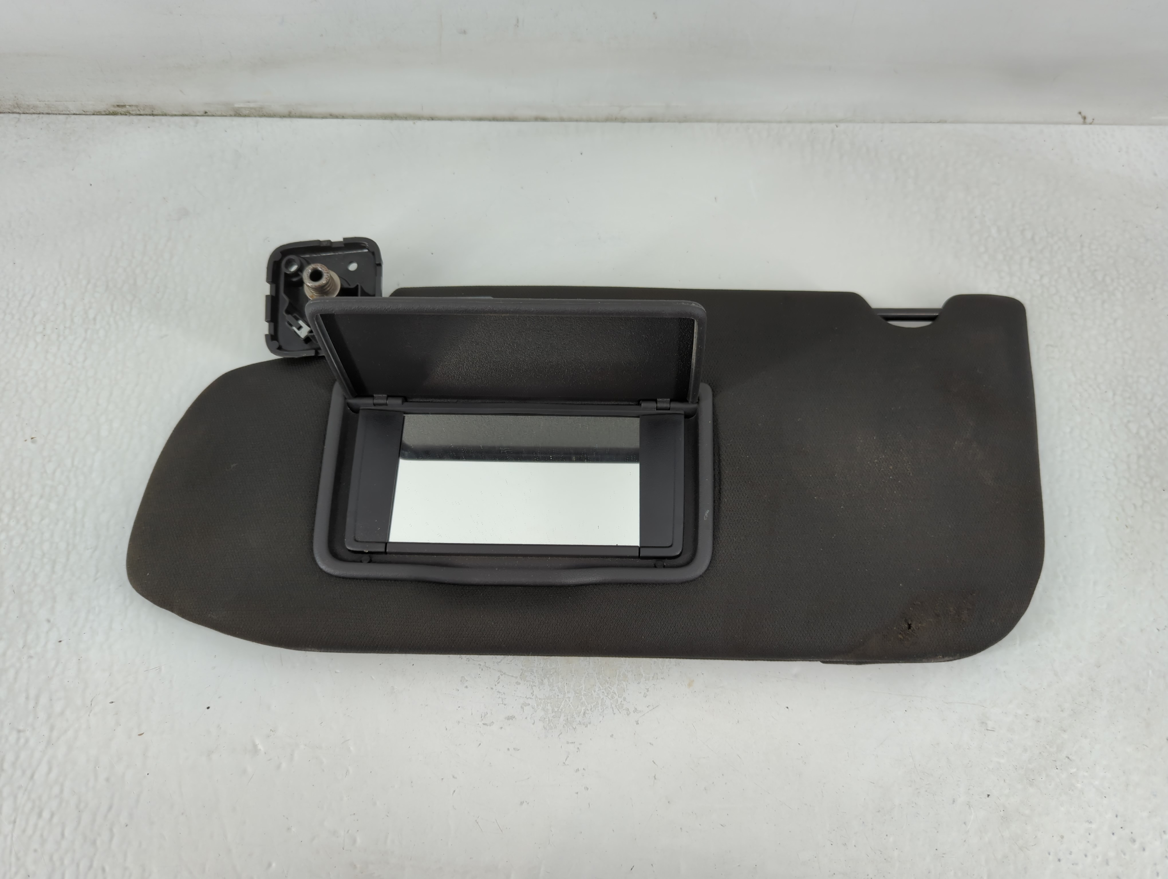 2013-2019 Ford Taurus Driver Sun Visor Mirror Left Sunvisor Black 780682 - Oemusedautoparts1.com