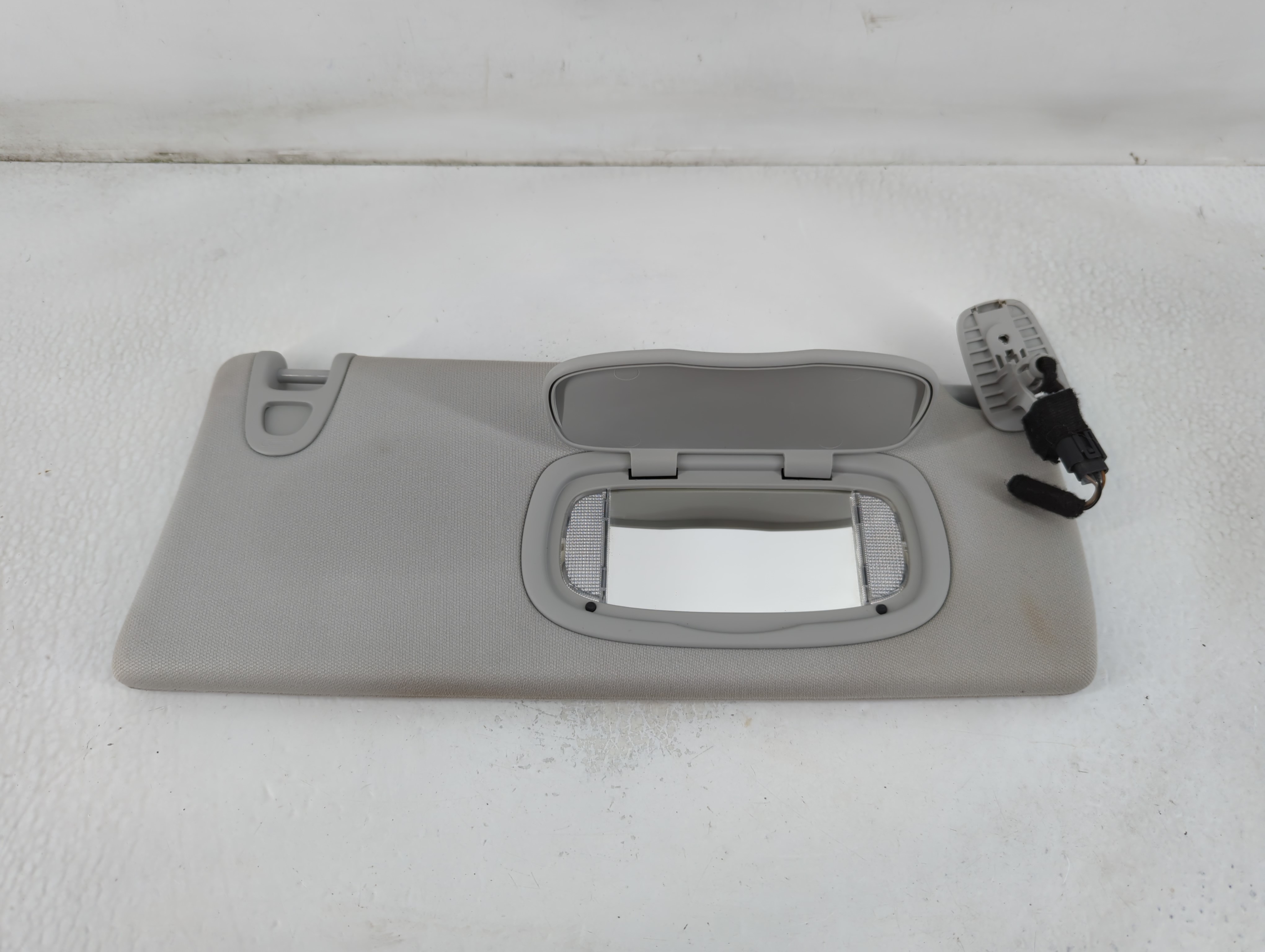 2019-2022 Jeep Cherokee Passenger Sun Visor Mirror Right Sunvisor Grey 780693 - Oemusedautoparts1.com