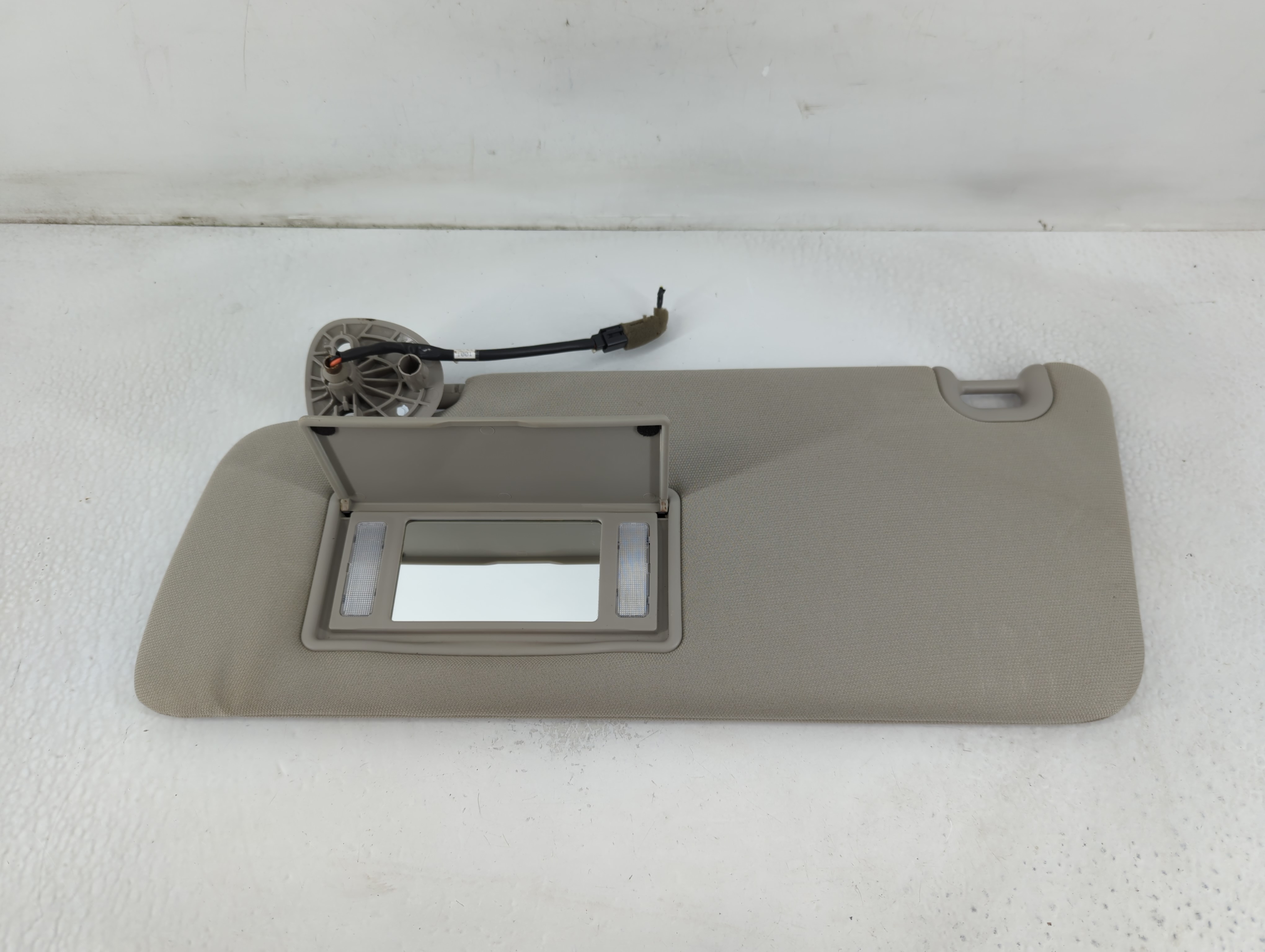Picture of Dodge Ram 1500 Driver Sun Visor Mirror Left Sunvisor Grey 780709