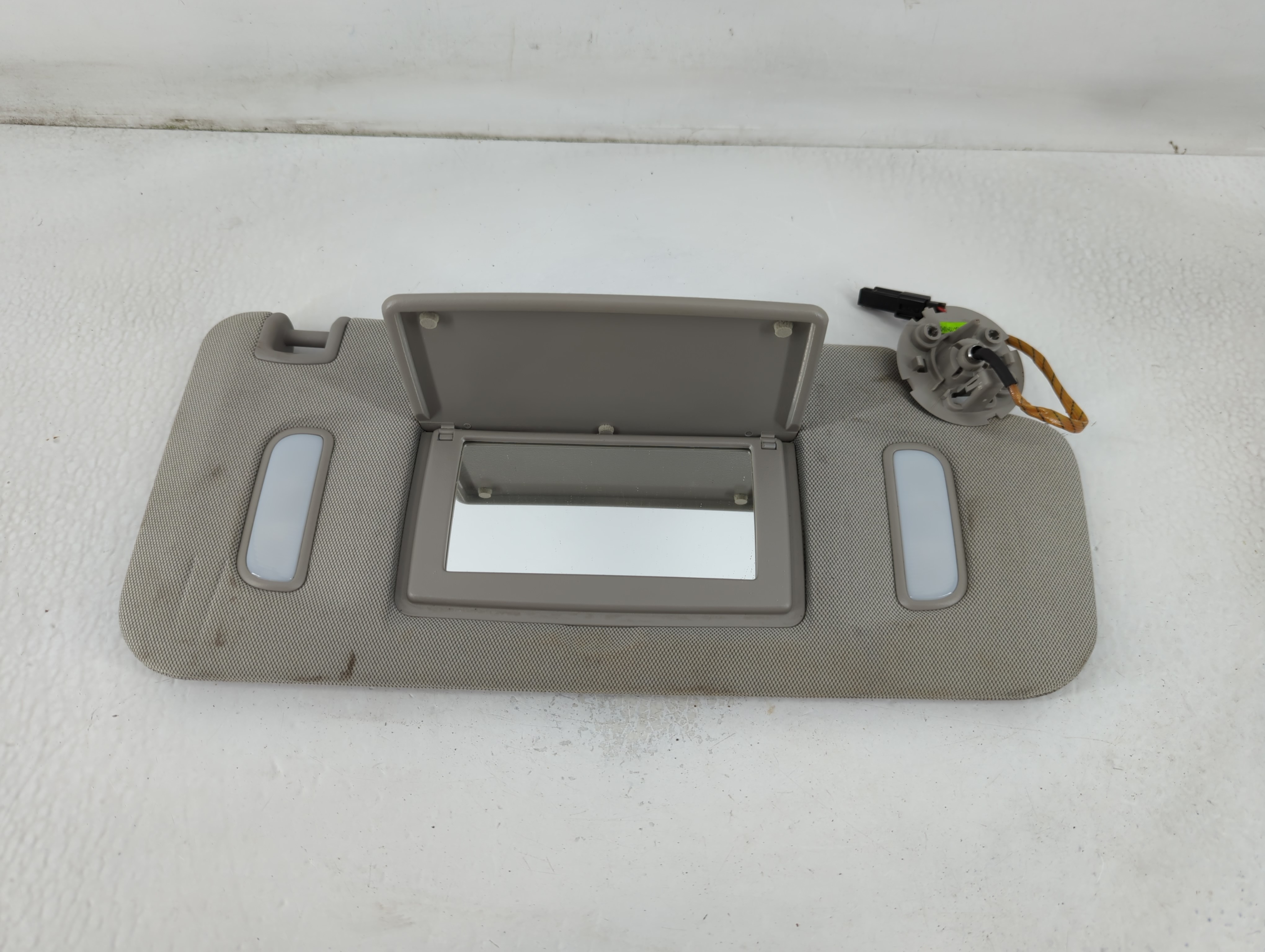 2010-2017 Chevrolet Equinox Passenger Sun Visor Mirror Right Sunvisor 780726 - Oemusedautoparts1.com
