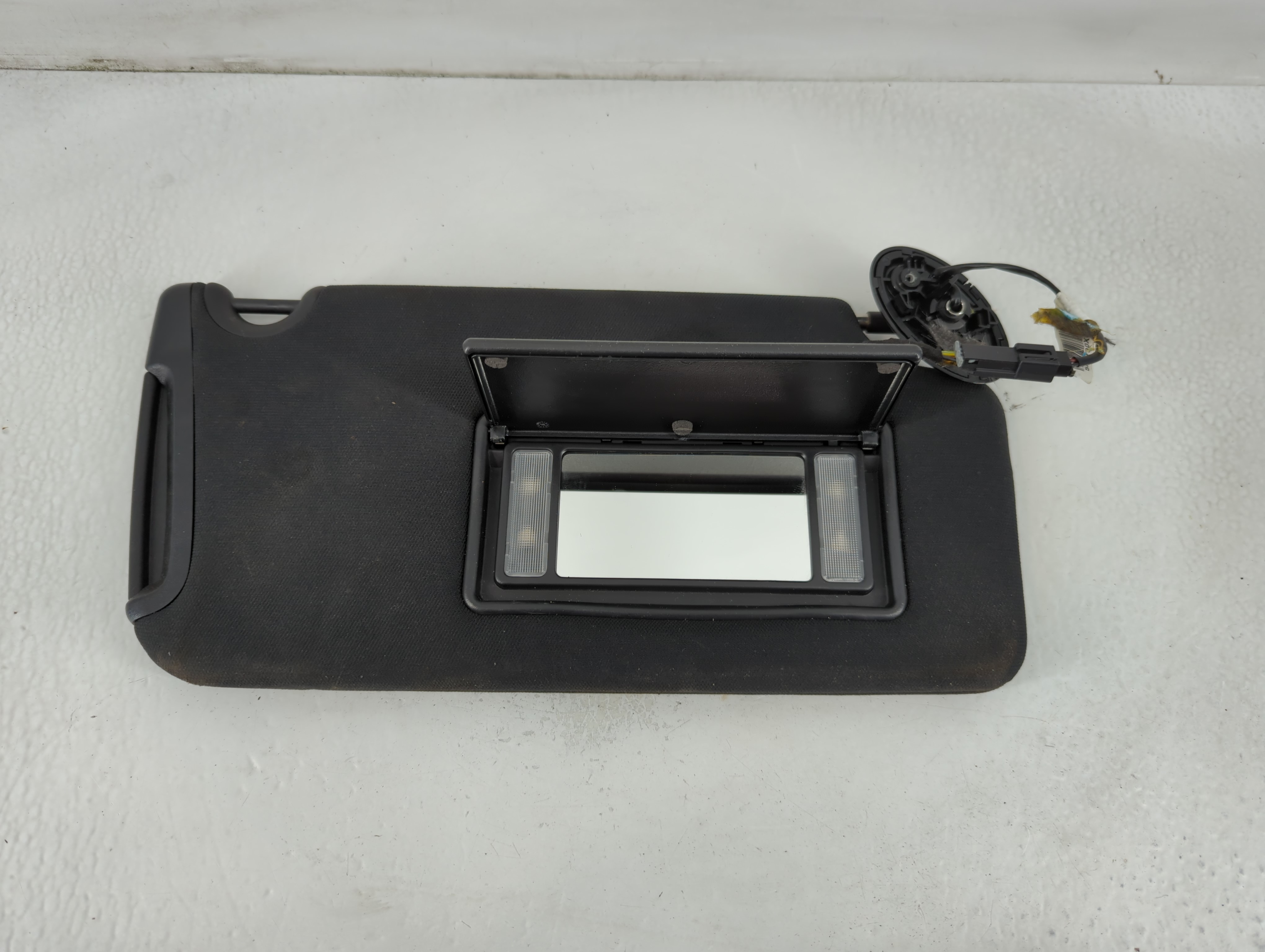 2015-2022 Dodge Charger Passenger Sun Visor Mirror Right Sunvisor Black 780727 - Oemusedautoparts1.com