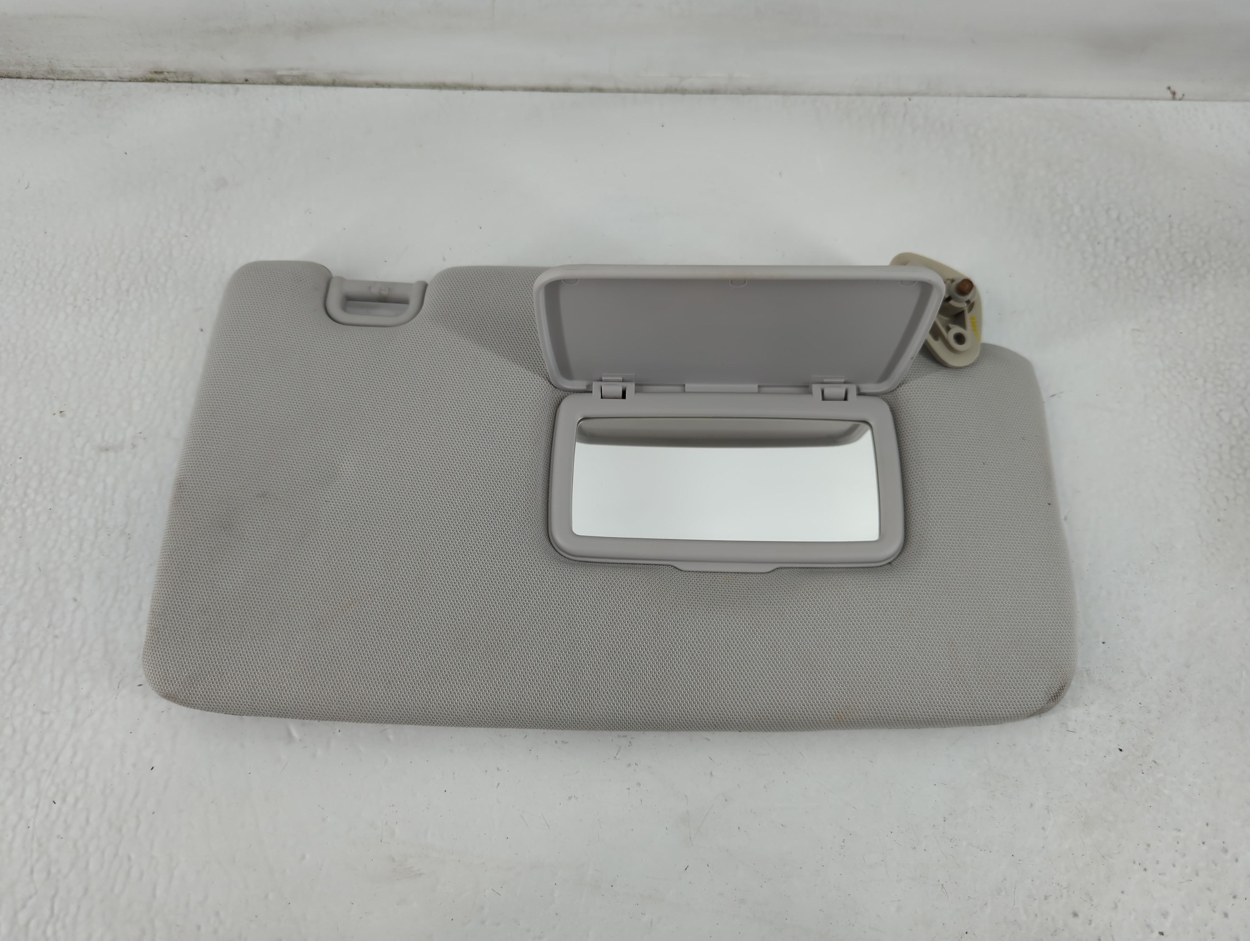 2014 Subaru Forester Passenger Sun Visor Mirror Right Sunvisor Grey 780735 - Oemusedautoparts1.com