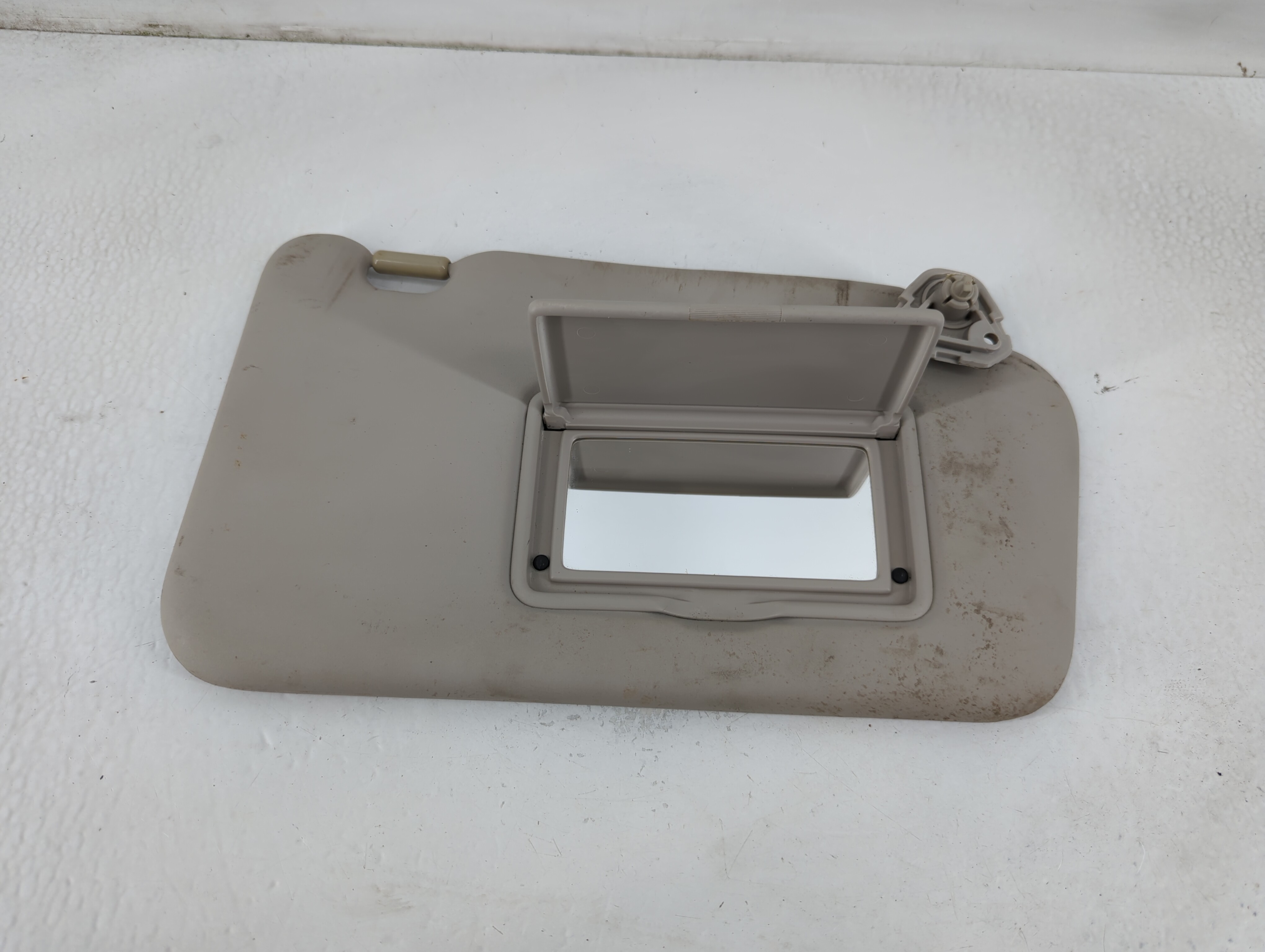 2011-2013 Nissan Juke Passenger Sun Visor Mirror Right Sunvisor Grey 780738 - Oemusedautoparts1.com