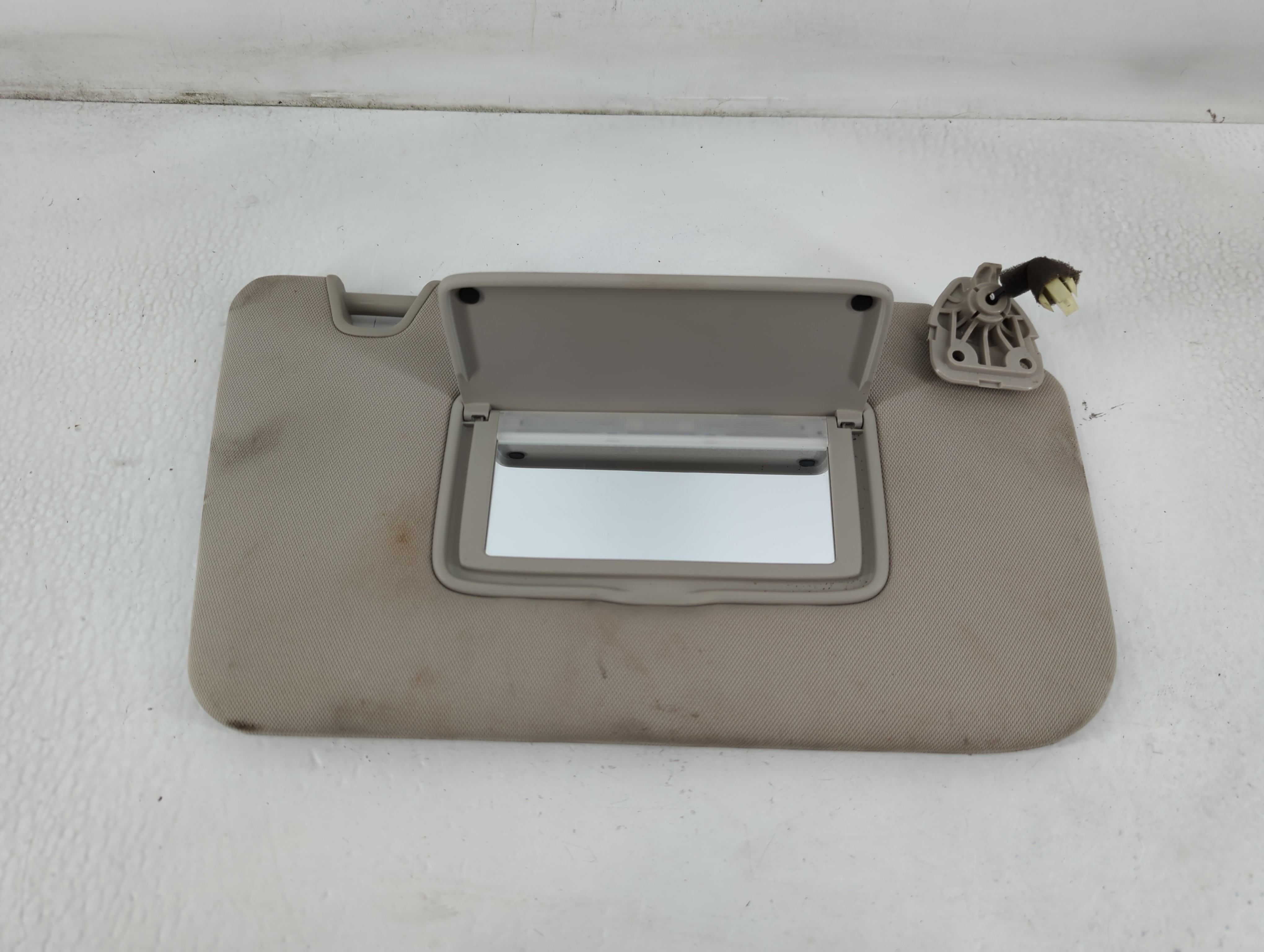 2014-2017 Nissan Rogue Passenger Sun Visor Mirror Right Sunvisor Grey 780741 - Oemusedautoparts1.com