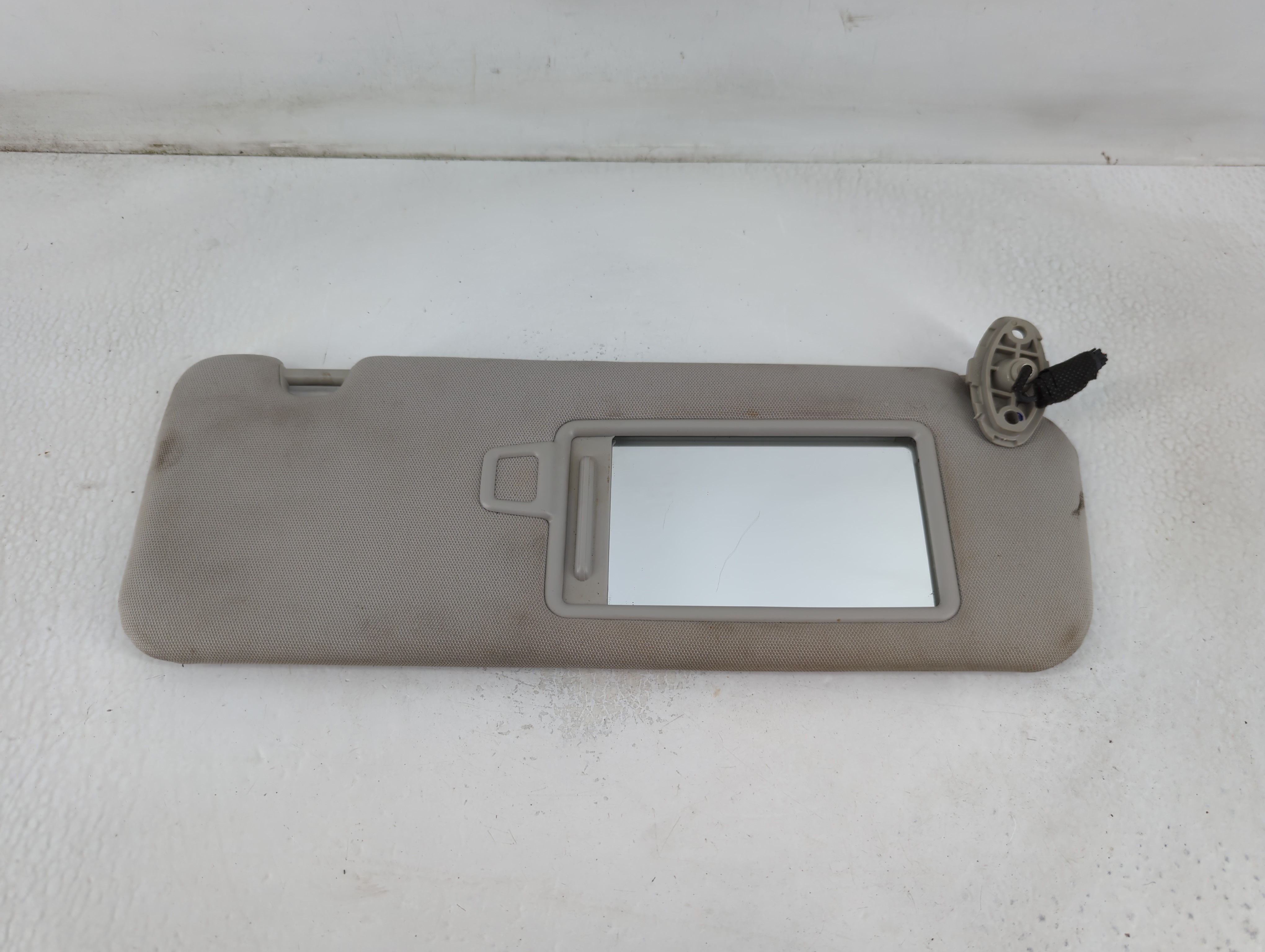 2016-2020 Kia Sorento Passenger Sun Visor Mirror Right Sunvisor Grey 780742 - Oemusedautoparts1.com