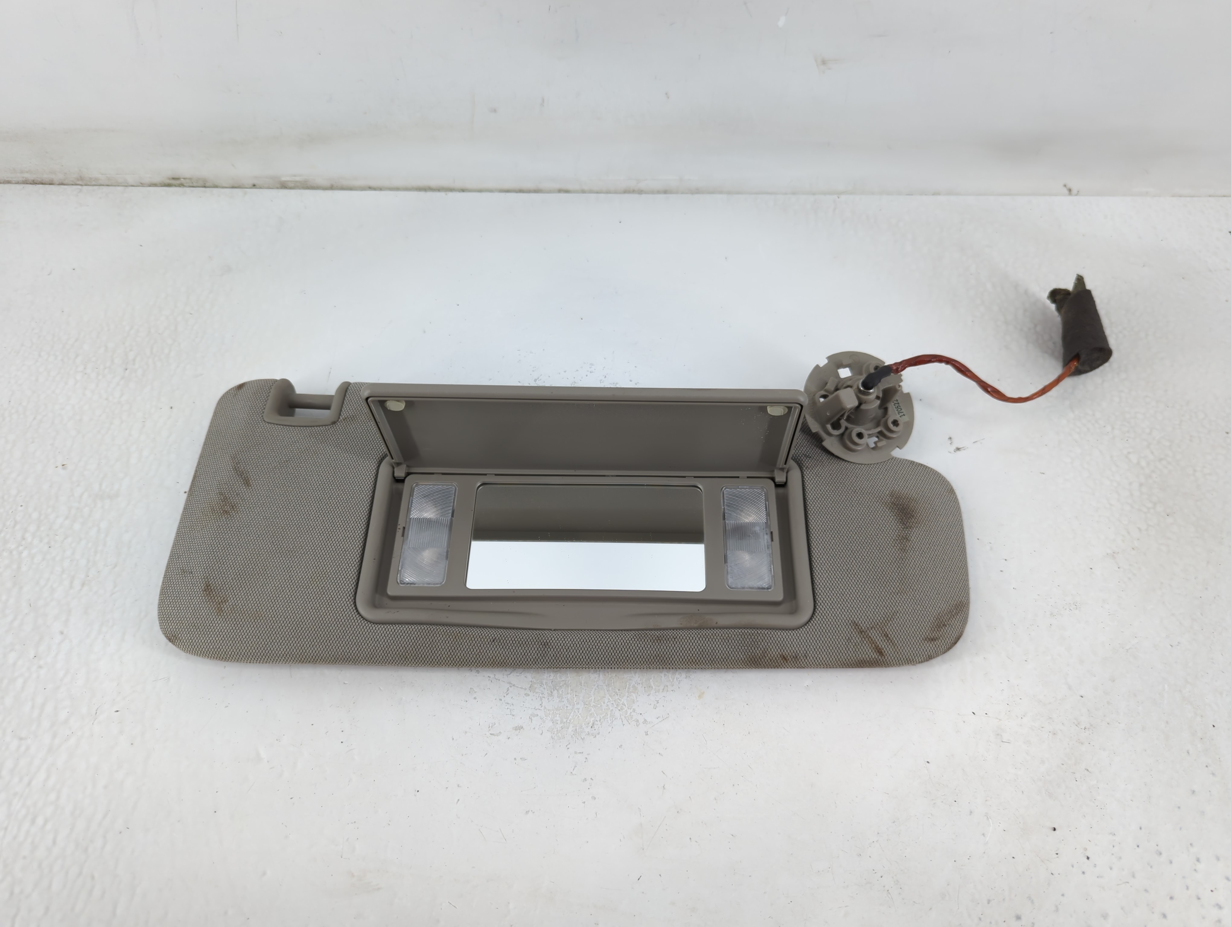 2014-2019 Cadillac Cts Driver Sun Visor Mirror Left Sunvisor Grey 780747 - Oemusedautoparts1.com
