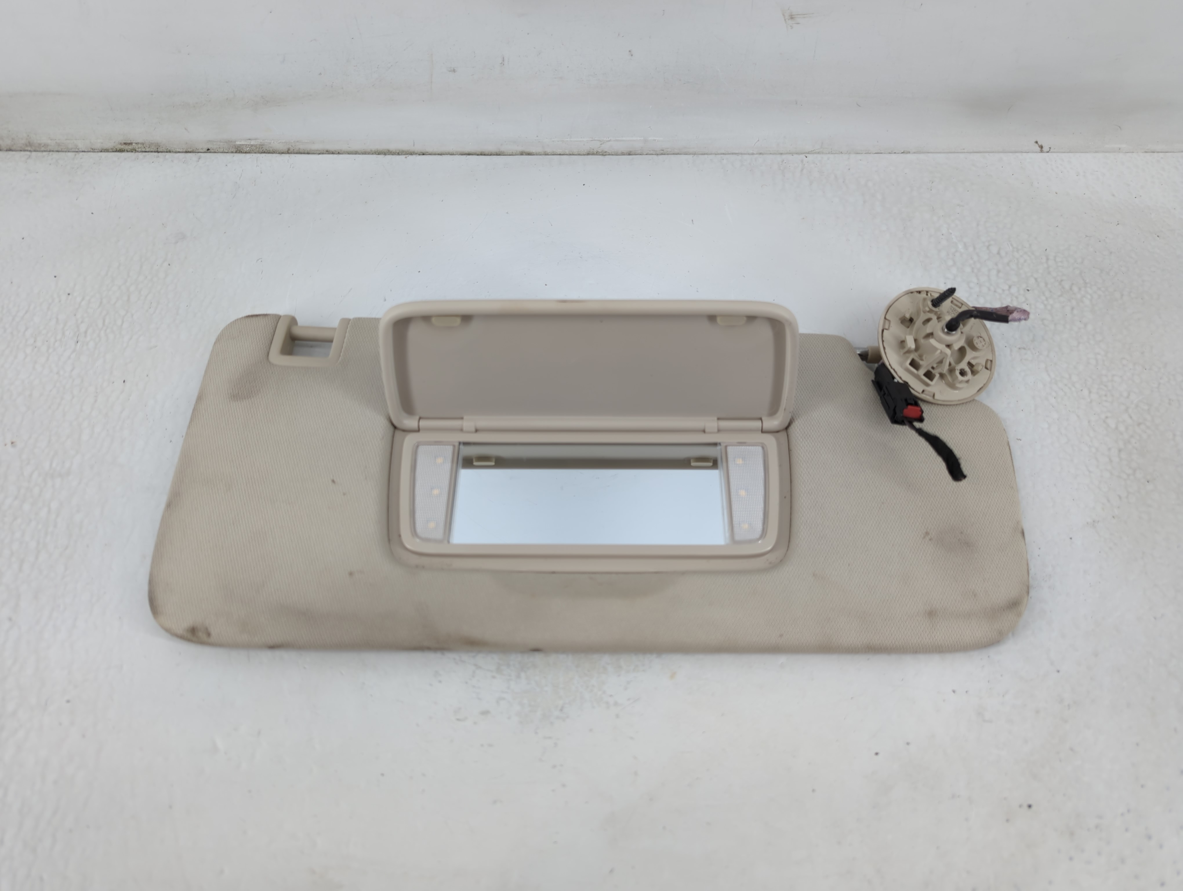 Picture of 2021-2022 Buick Envision Passenger Sun Visor Mirror Right Sunvisor 780749