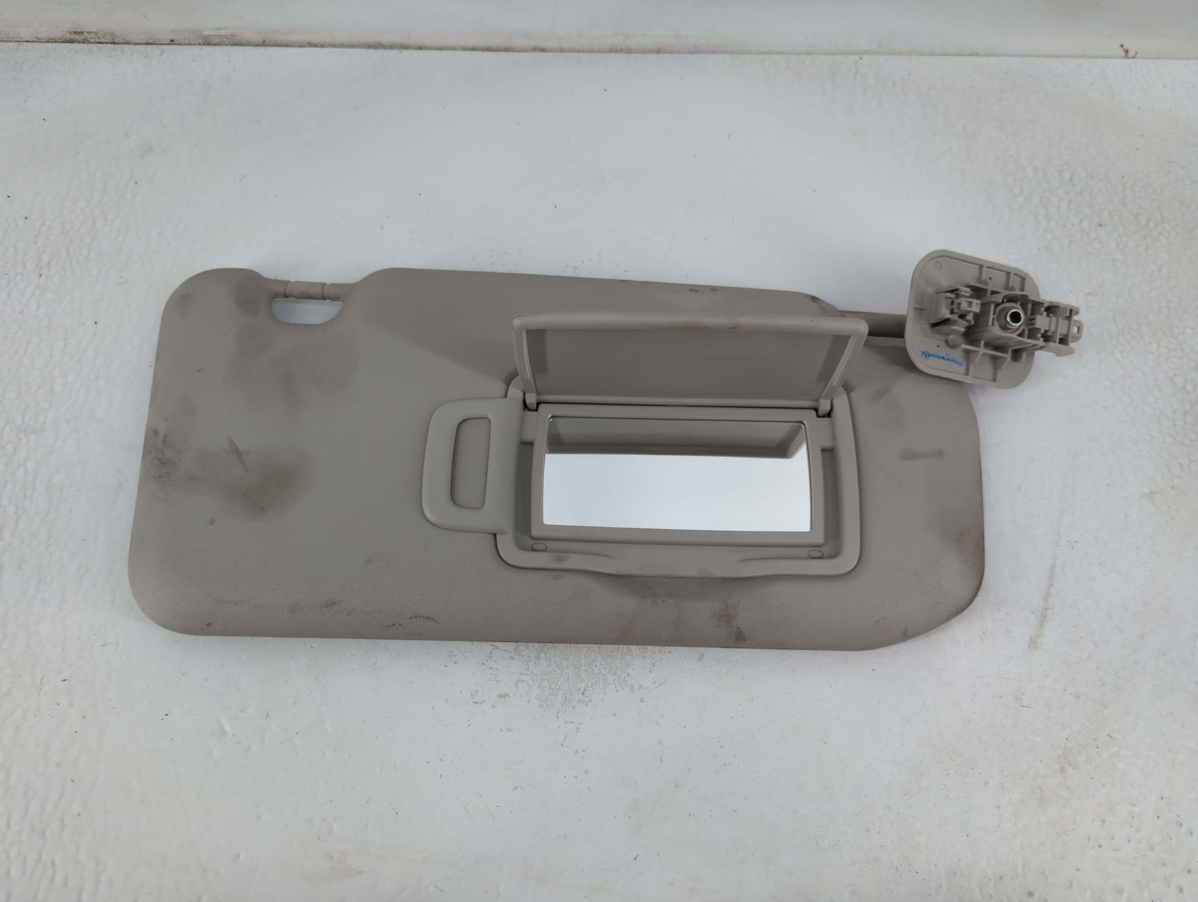 2020-2022 Nissan Sentra Driver Sun Visor Mirror Left Sunvisor Grey 780756 - Oemusedautoparts1.com