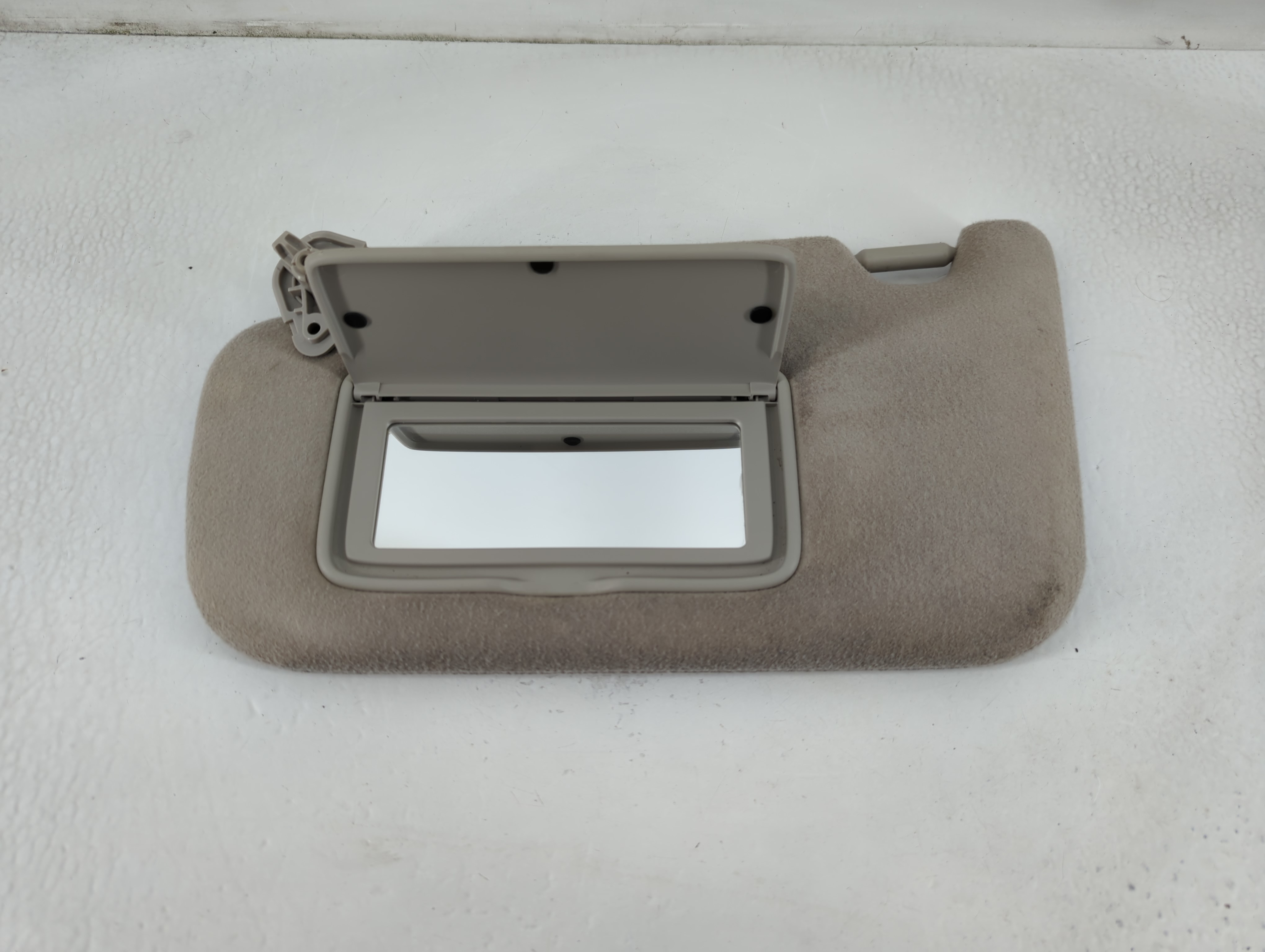 Picture of 2013-2019 Nissan Sentra Driver Sun Visor Mirror Left Sunvisor Grey 780760