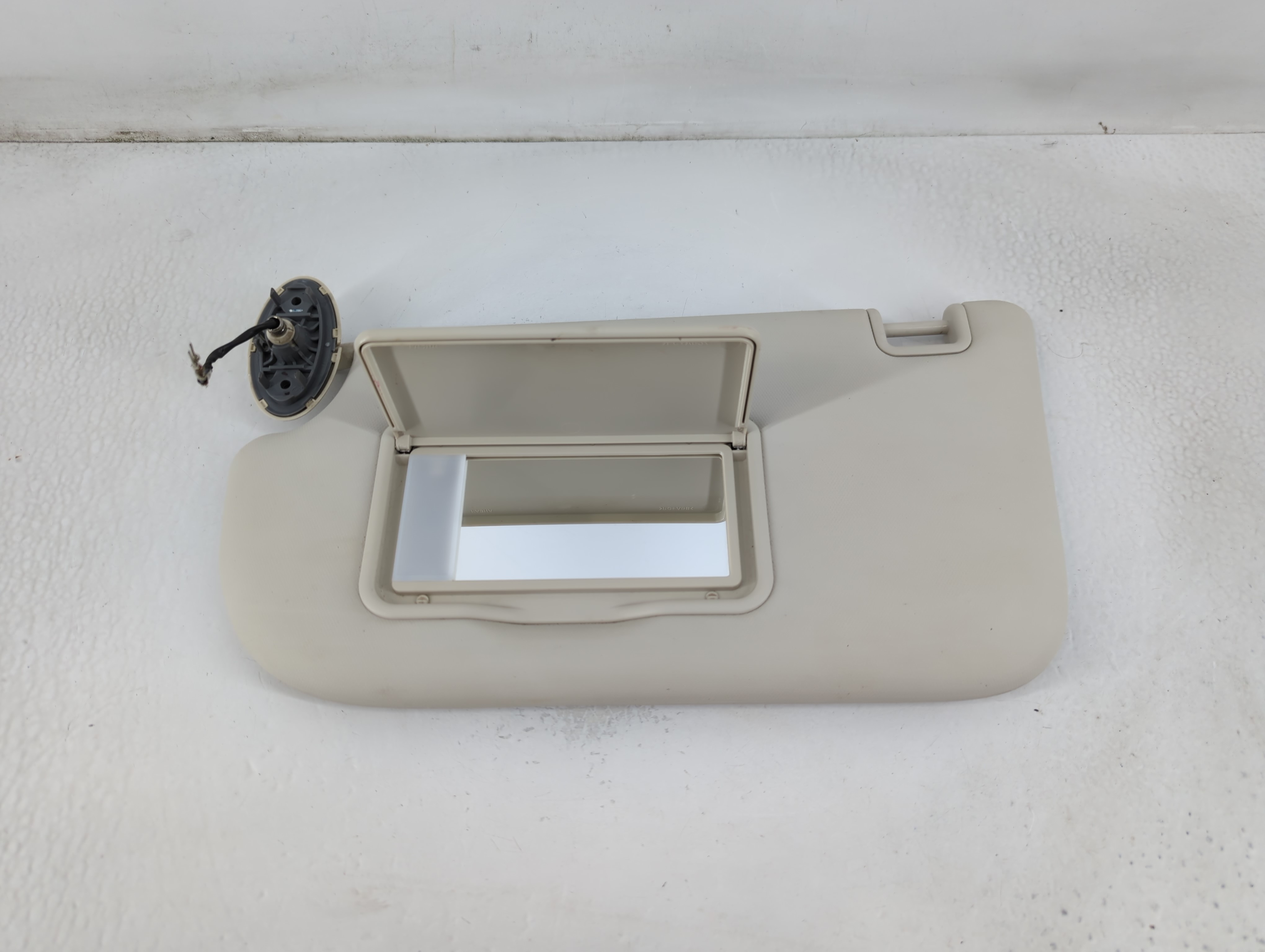 2013-2019 Ford Escape Driver Sun Visor Mirror Left Sunvisor Cream 780766 - Oemusedautoparts1.com