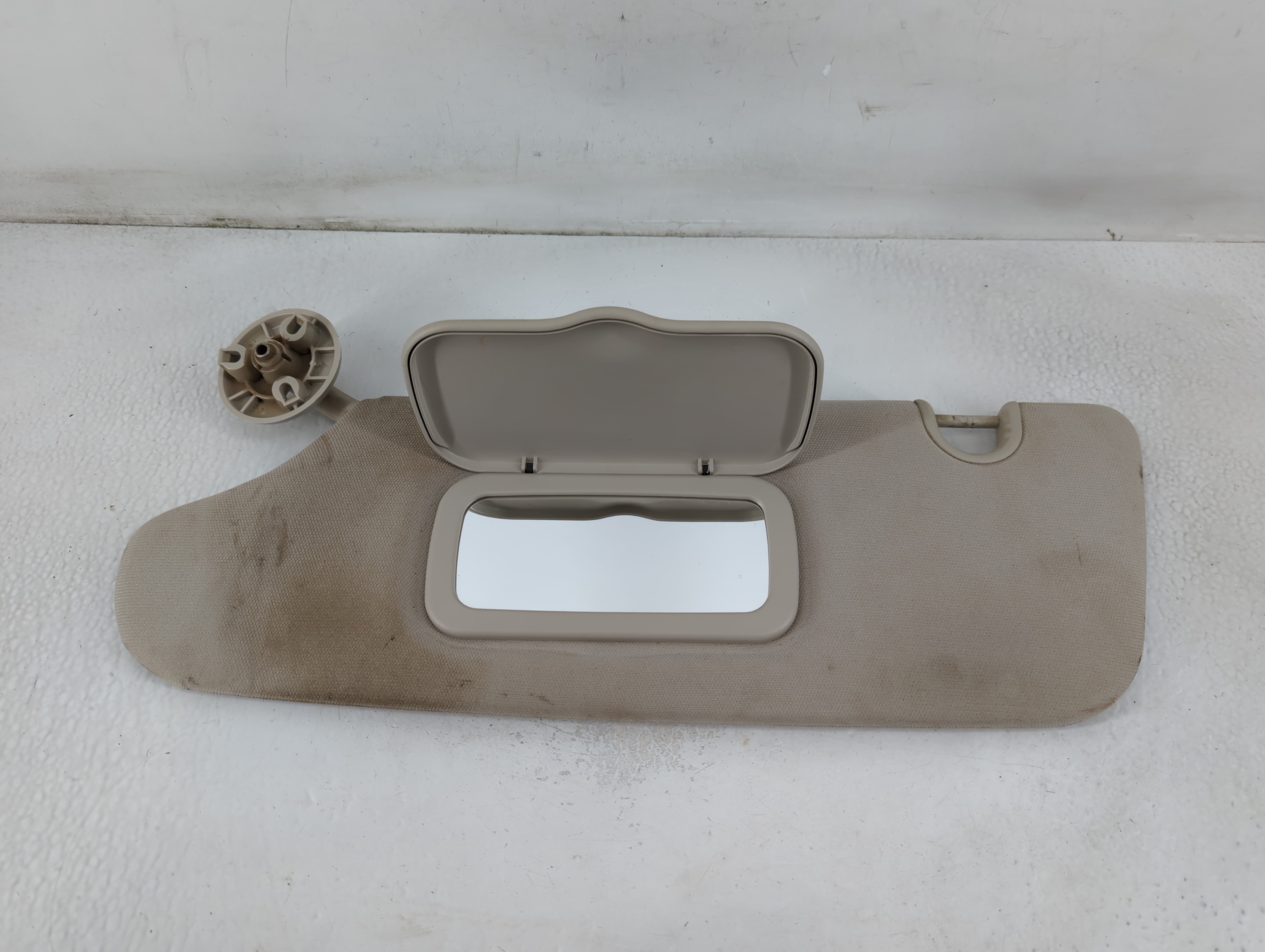 Dodge Caravan Driver Sun Visor Mirror Left Sunvisor Grey 780785 - Oemusedautoparts1.com