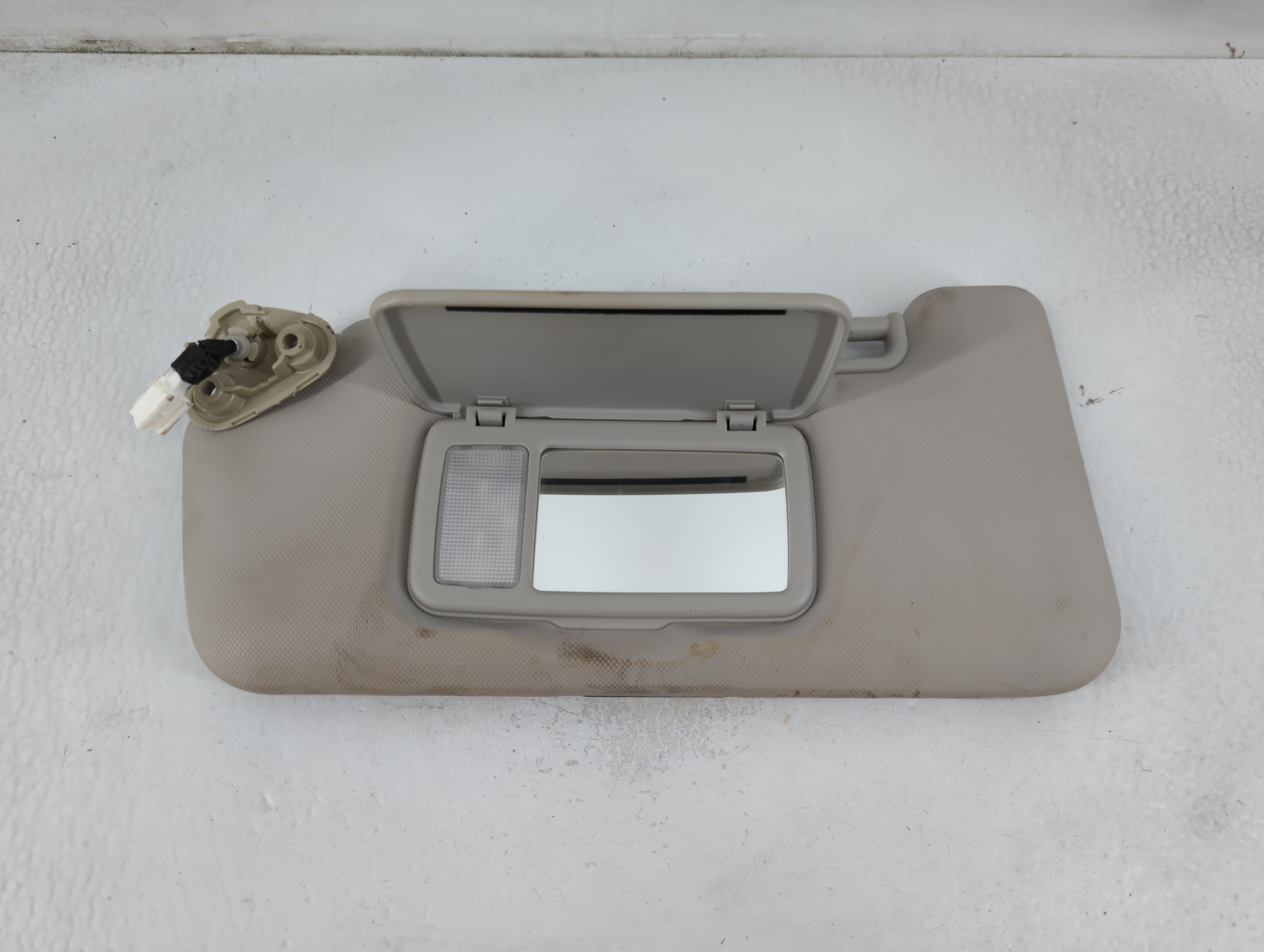 Subaru Xv Driver Sun Visor Mirror Left Sunvisor Grey 780797 - Oemusedautoparts1.com