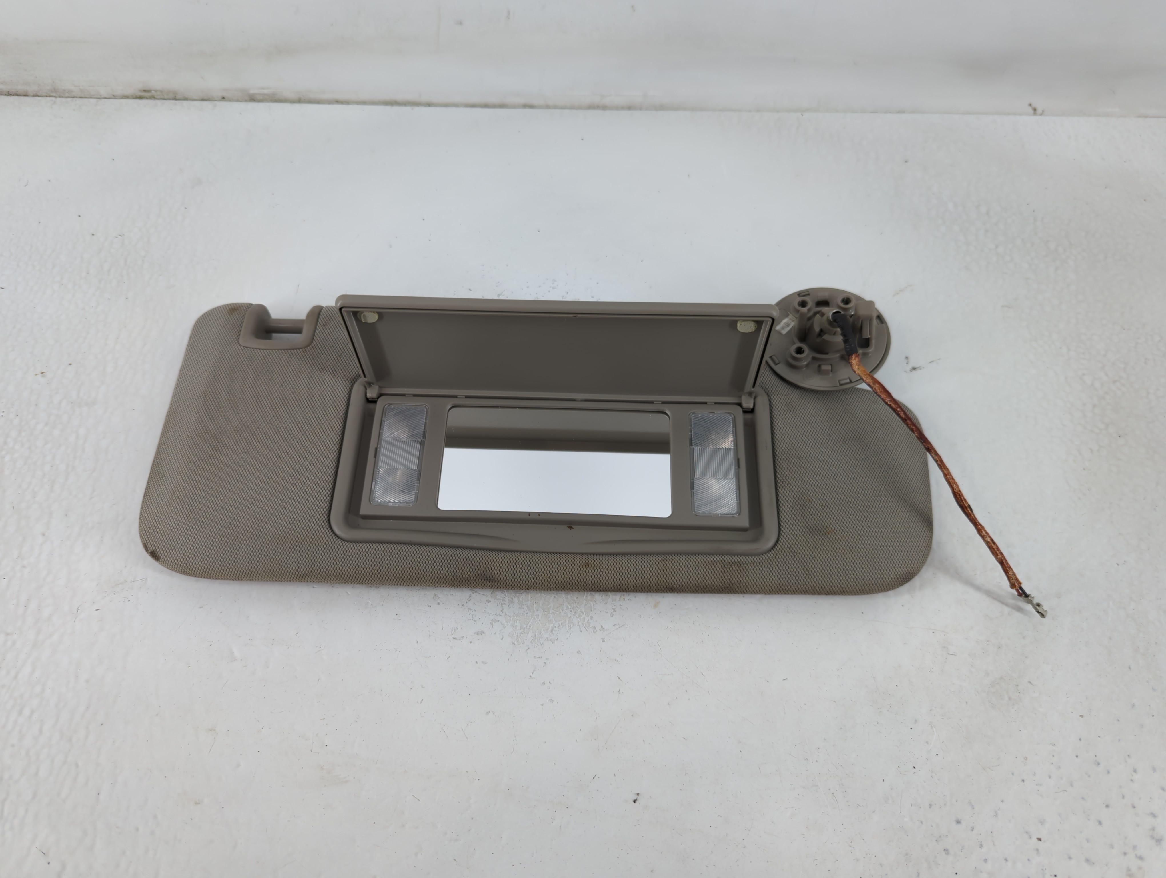 2013-2013 Cadillac Ats Passenger Sun Visor Mirror Right Sunvisor Grey 780800 - Oemusedautoparts1.com