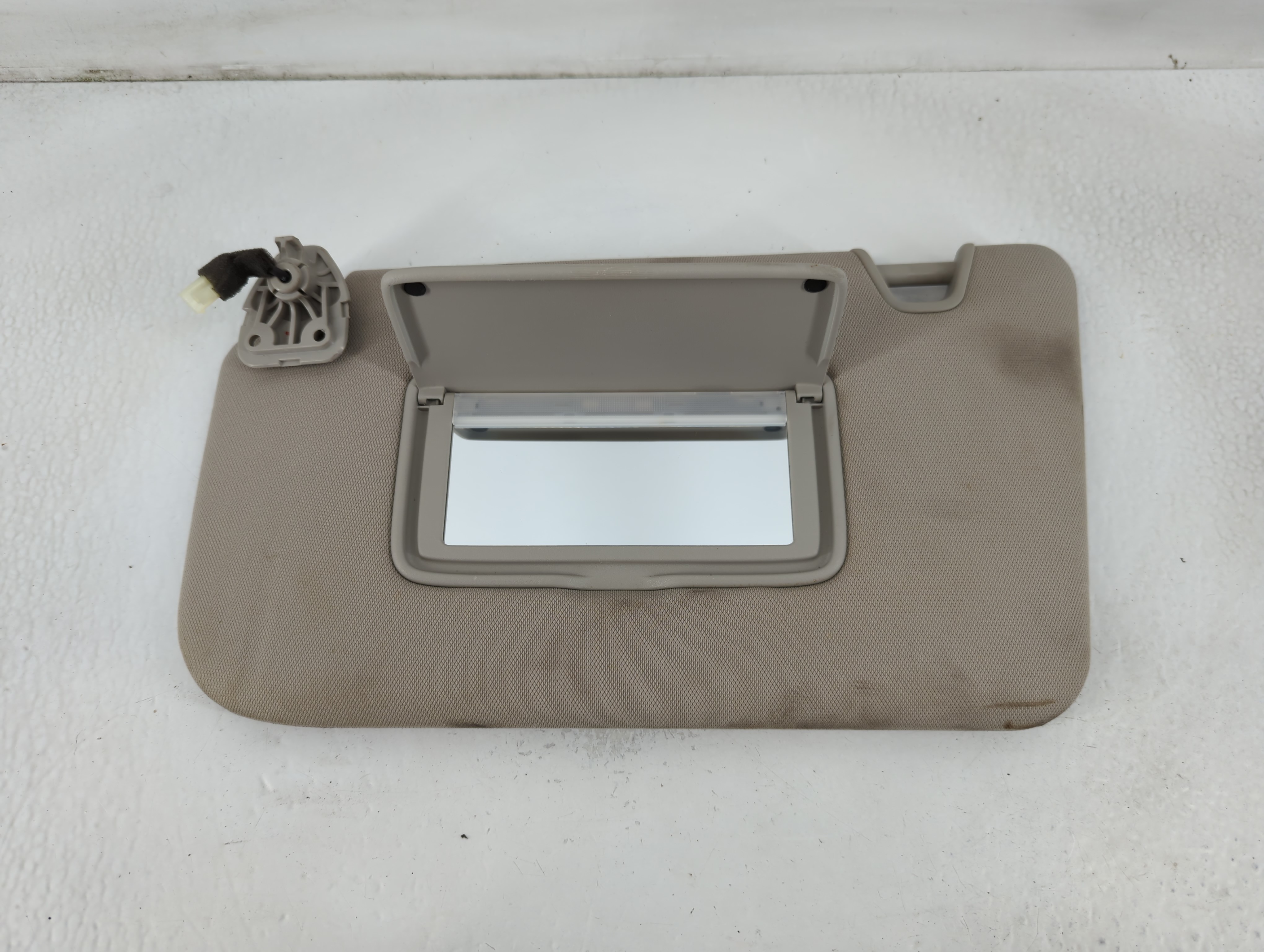 Picture of 2014-2017 Nissan Rogue Passenger Sun Visor Mirror Right Sunvisor Beige 780807