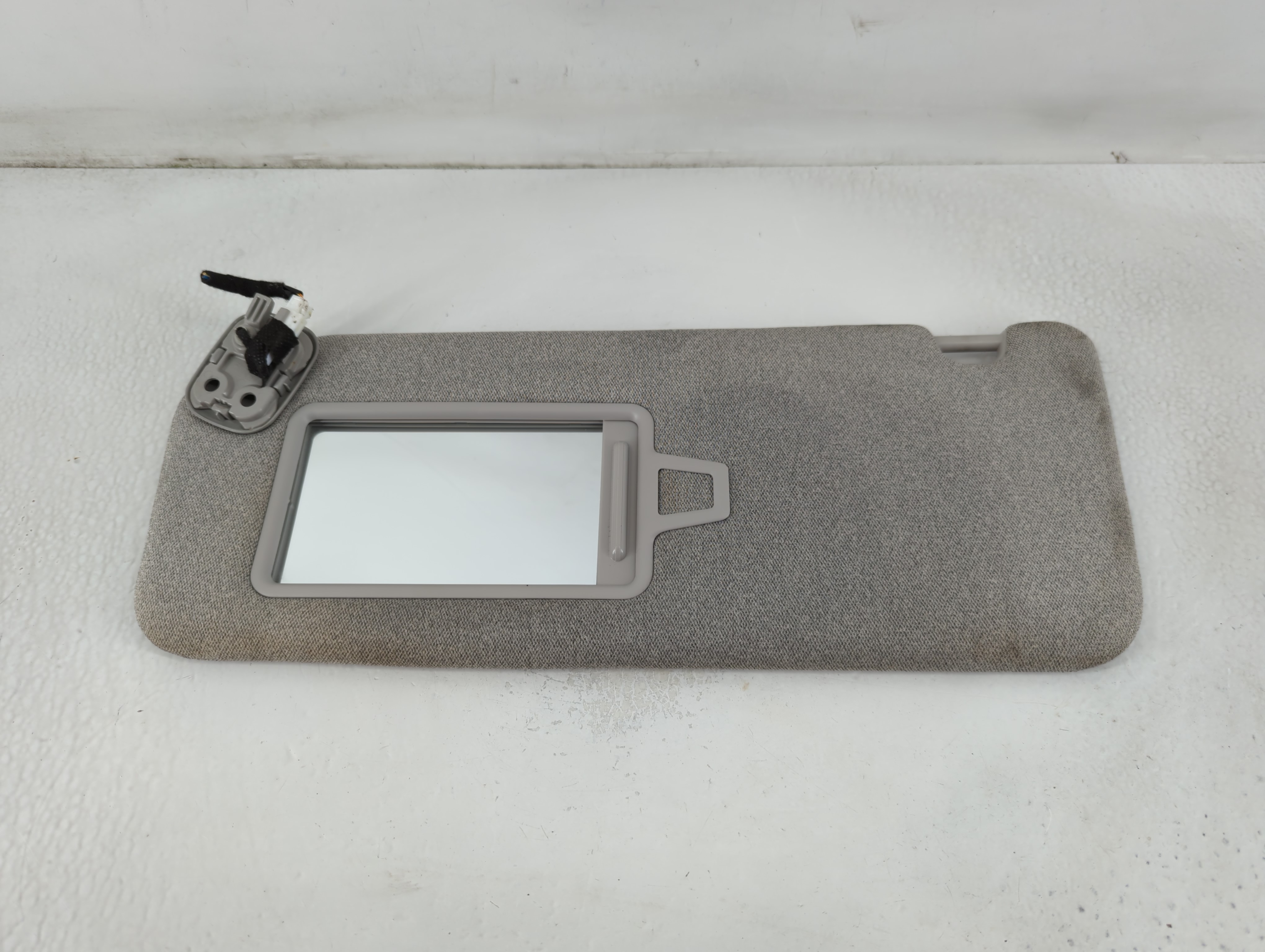 2020-2022 Hyundai Palisade Driver Sun Visor Mirror Left Sunvisor Grey 780818 - Oemusedautoparts1.com