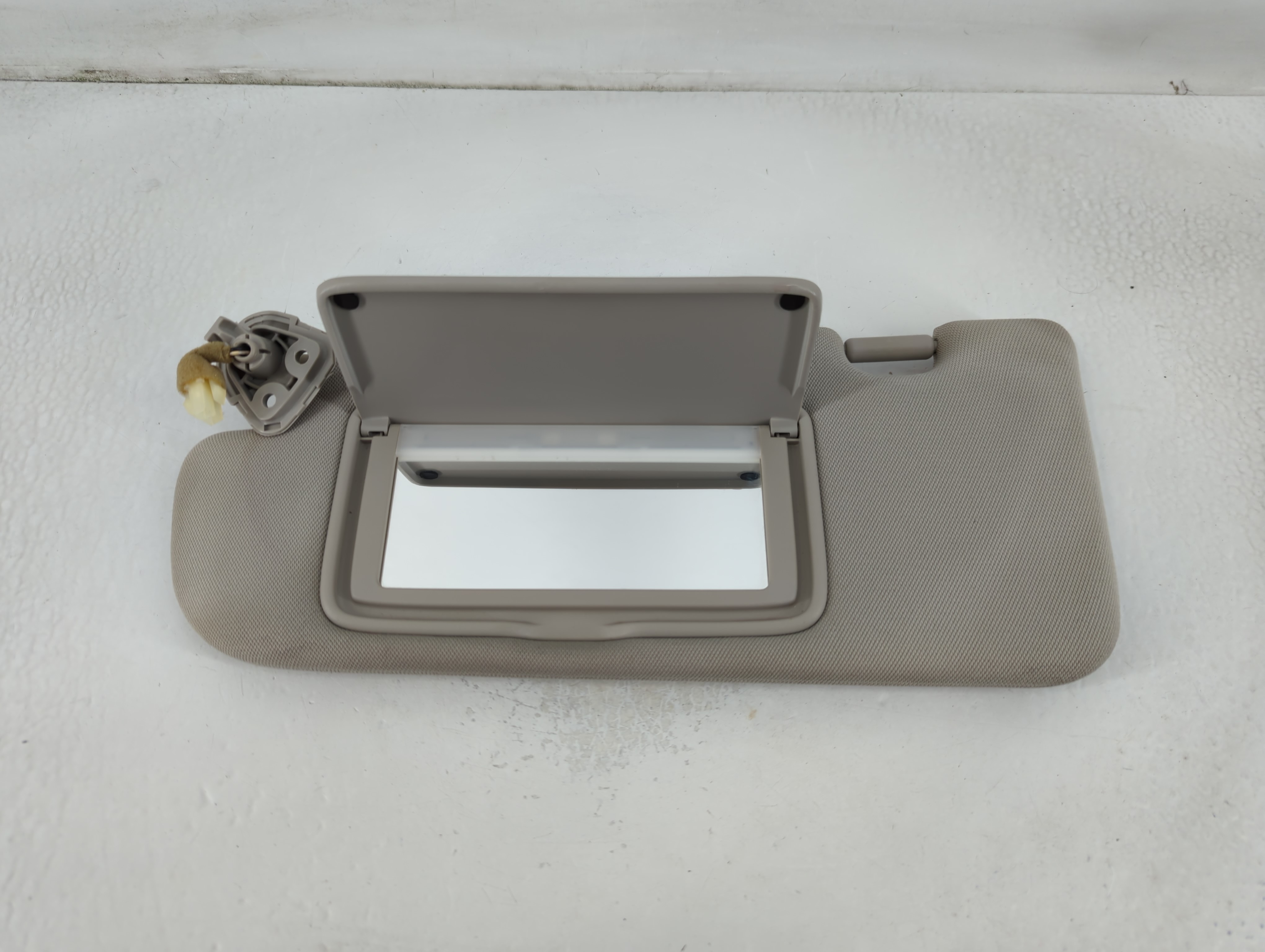 2014-2020 Infiniti Q50 Driver Sun Visor Mirror Left Sunvisor Grey 780820 - Oemusedautoparts1.com