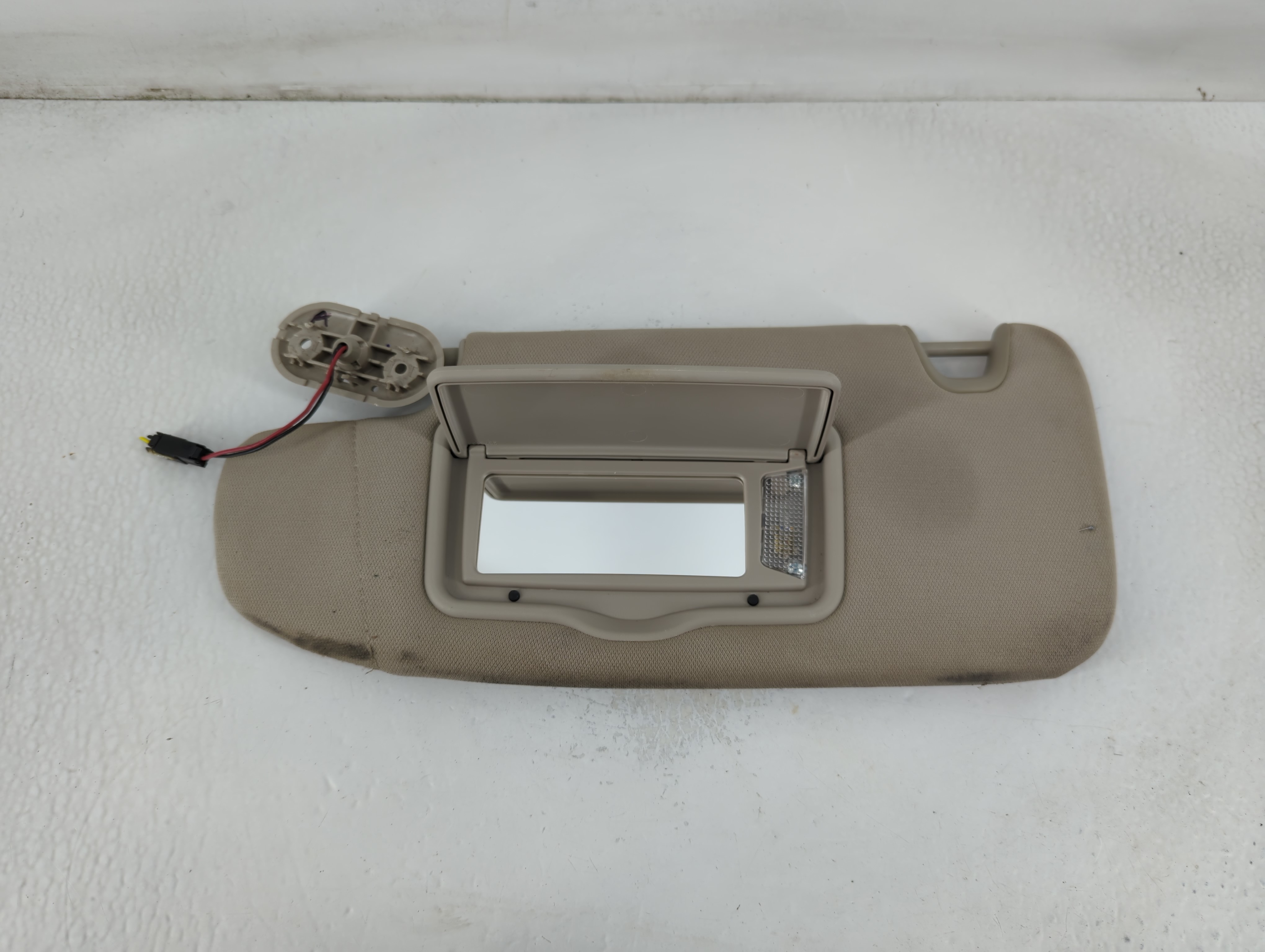 2006-2006 Lincoln Zephyr Driver Sun Visor Mirror Left Sunvisor Grey 780845 - Oemusedautoparts1.com