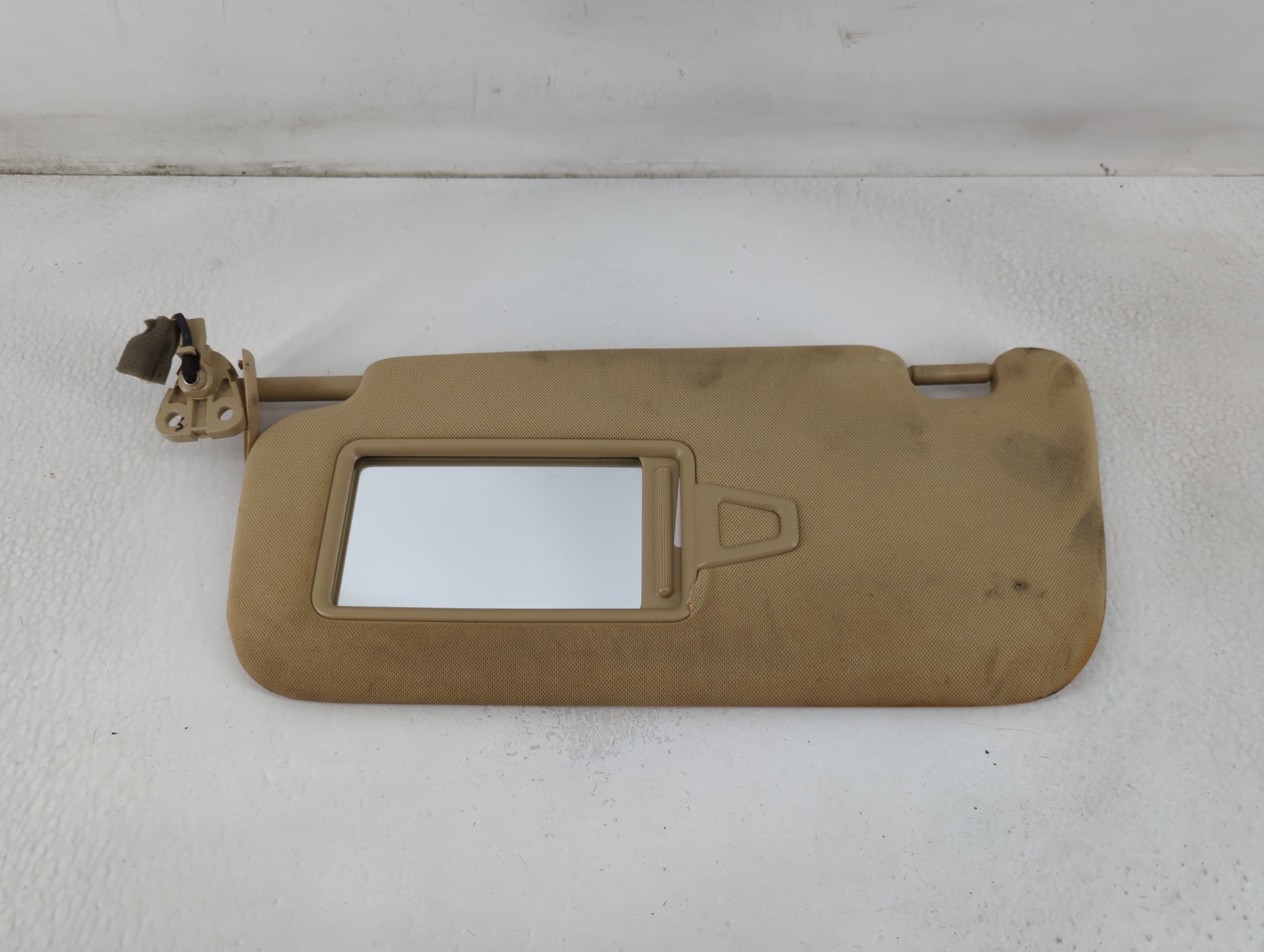 2009-2014 Hyundai Genesis Passenger Sun Visor Mirror Right Sunvisor Beige 780849 - Oemusedautoparts1.com