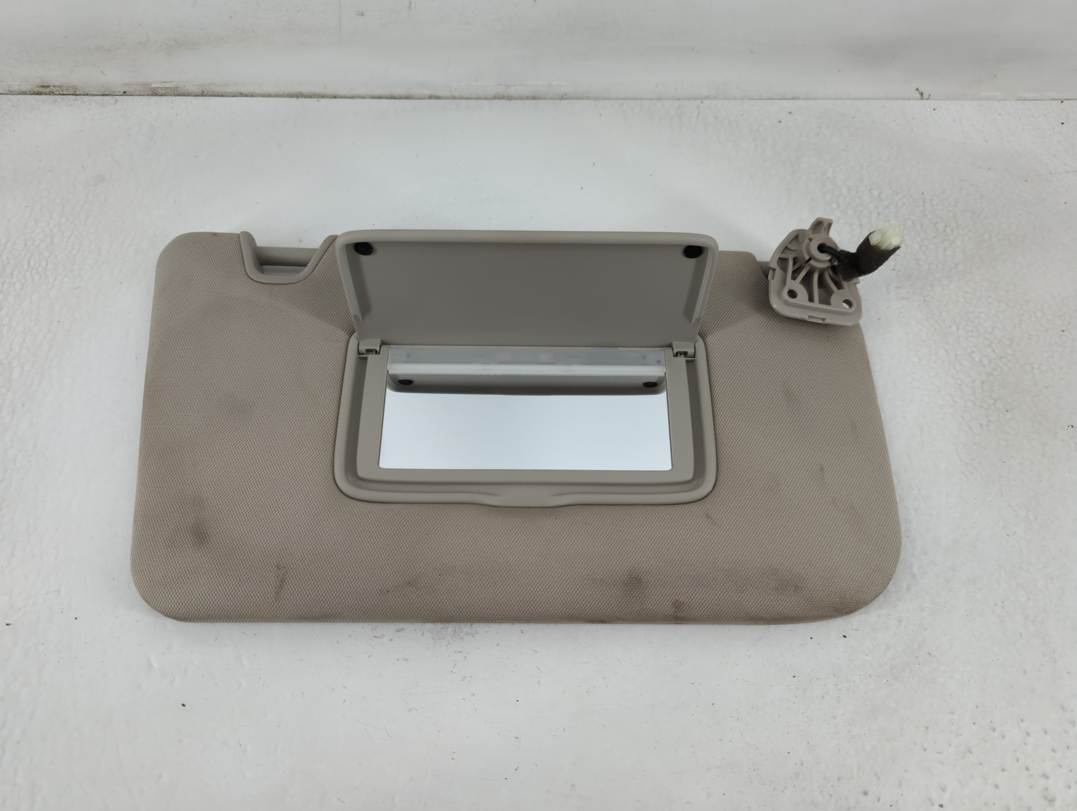 Picture of 2014-2017 Nissan Rogue Passenger Sun Visor Mirror Right Sunvisor Grey 780850
